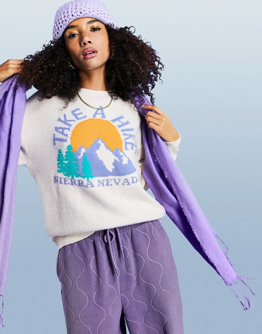 ASOS DESIGN – Pullover mit Bergmotiv in Creme-Weiß günstig online kaufen