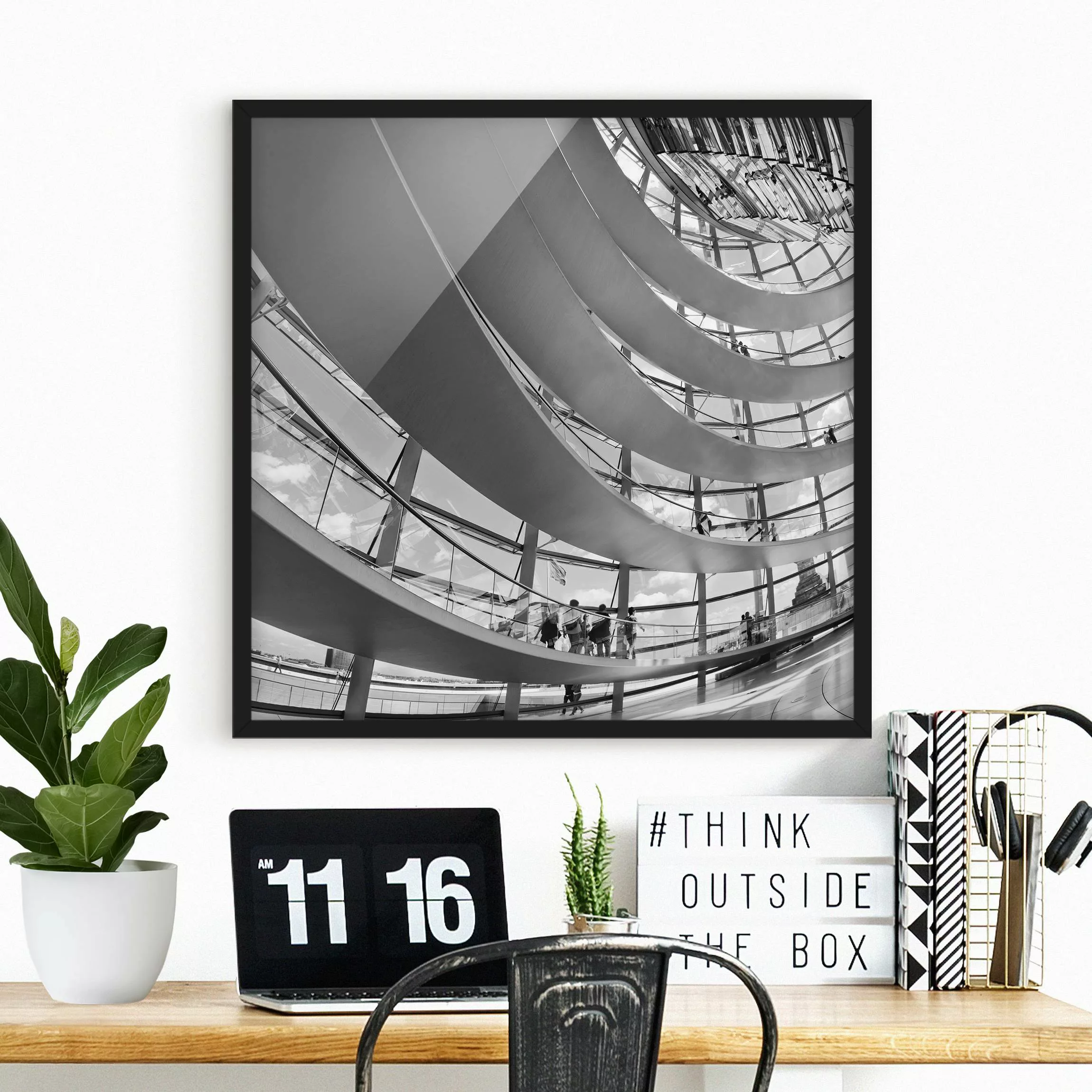 Bild mit Rahmen Architektur & Skyline - Quadrat Im Berliner Reichstag II günstig online kaufen