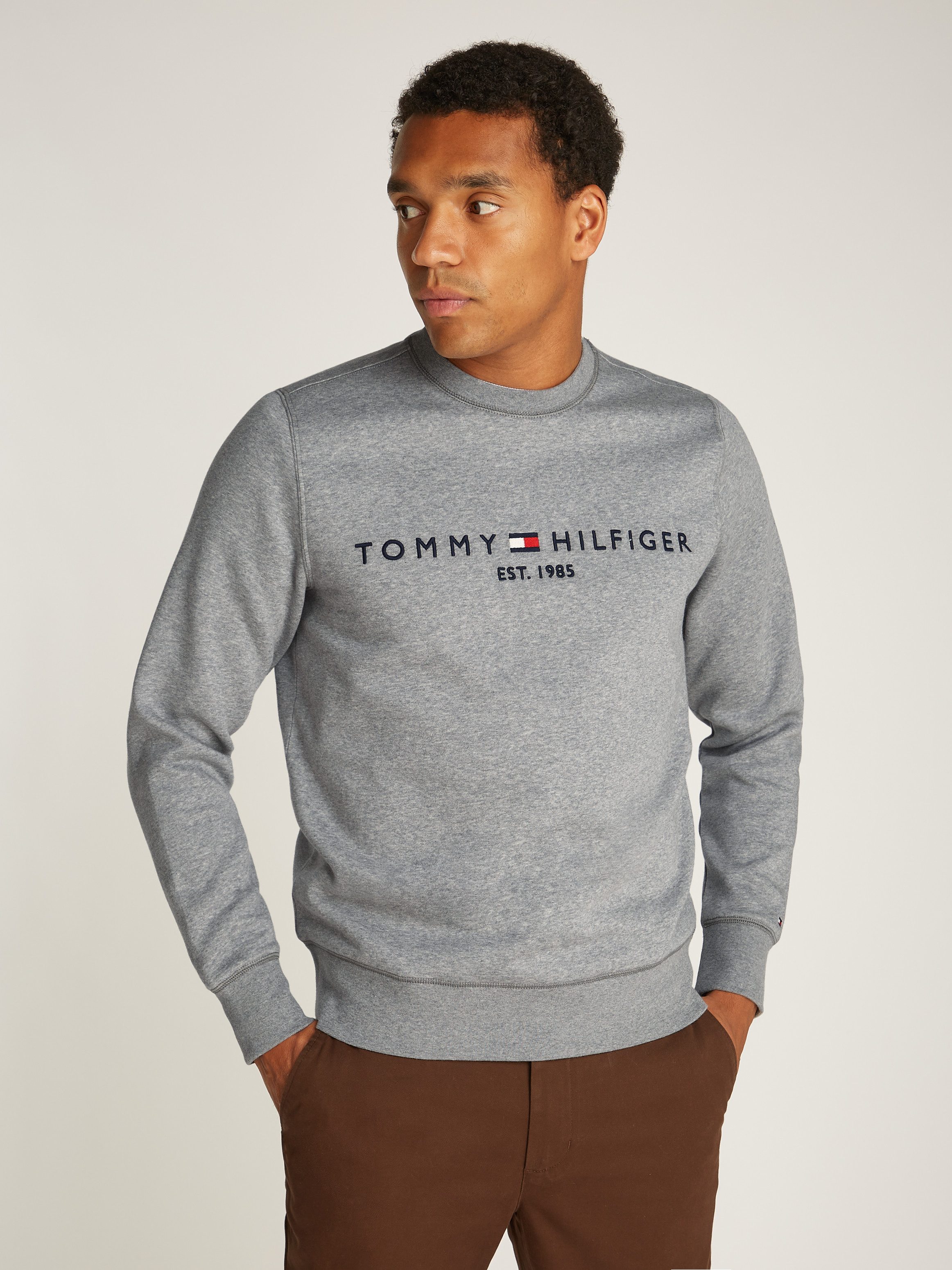 Tommy Hilfiger Sweatshirt "TOMMY LOGO SWEATSHIRT mit Rundhals und Stickerei günstig online kaufen
