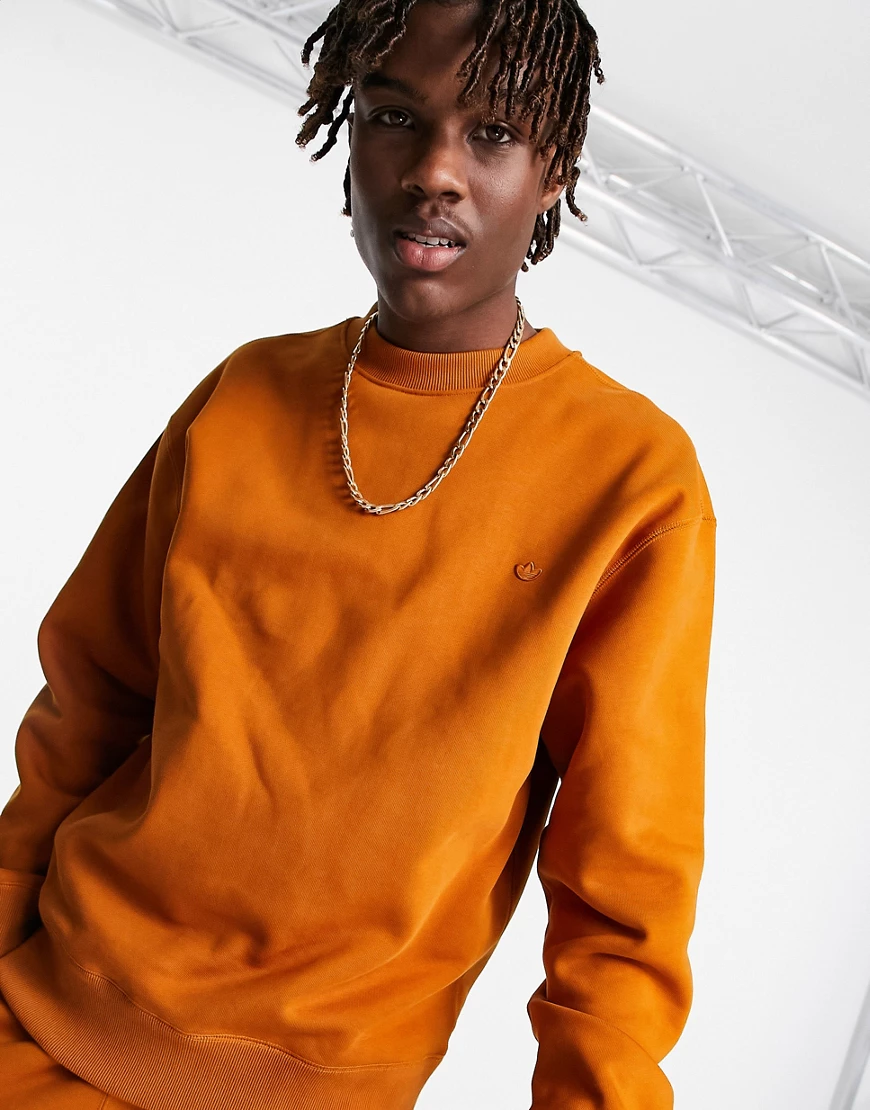 adidas Originals – adicolor – Contempo-Sweatshirt in Dunkelorange günstig online kaufen