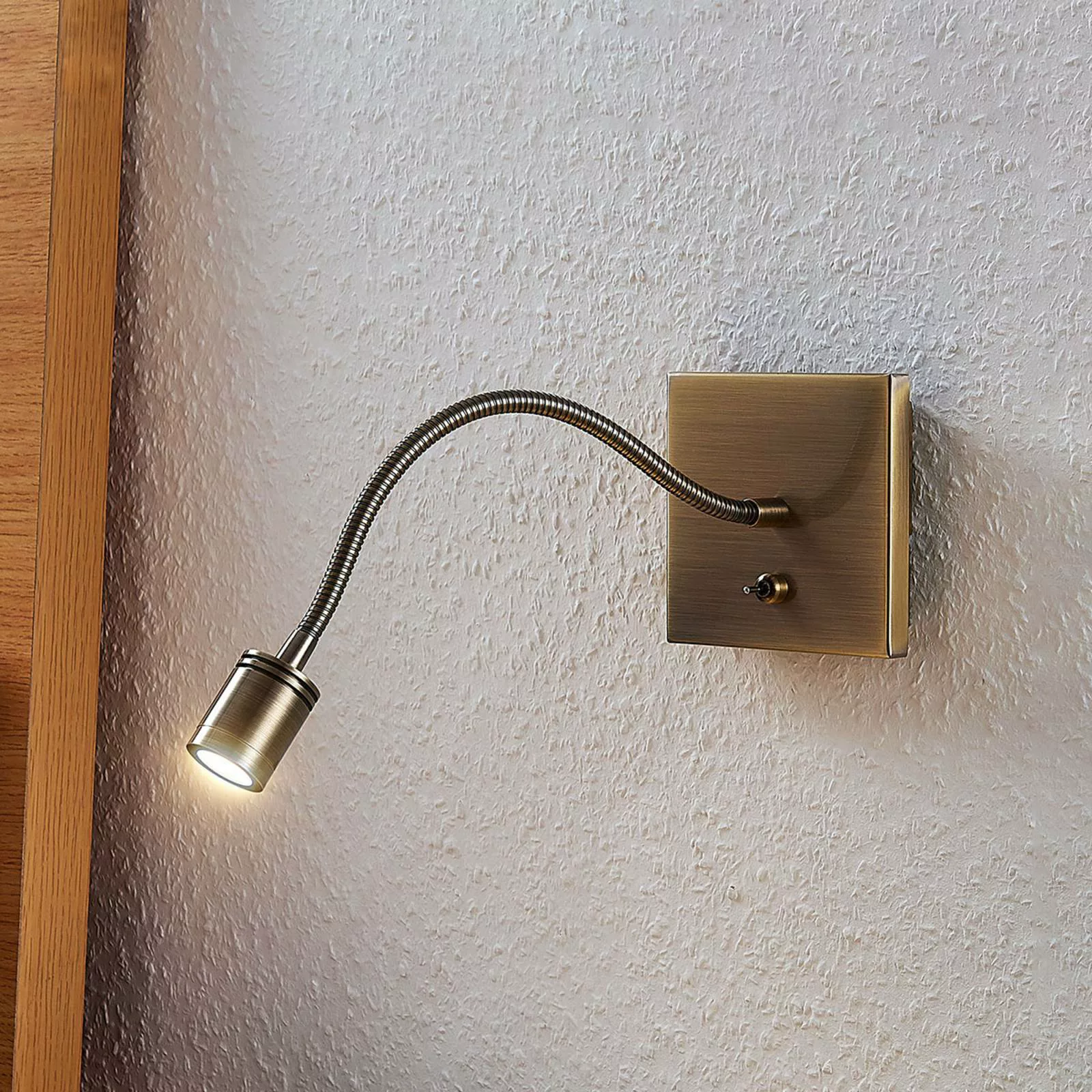 Lindby LED-Wandlampe Mayar, messing, Metall, Leselampe, 11cm günstig online kaufen