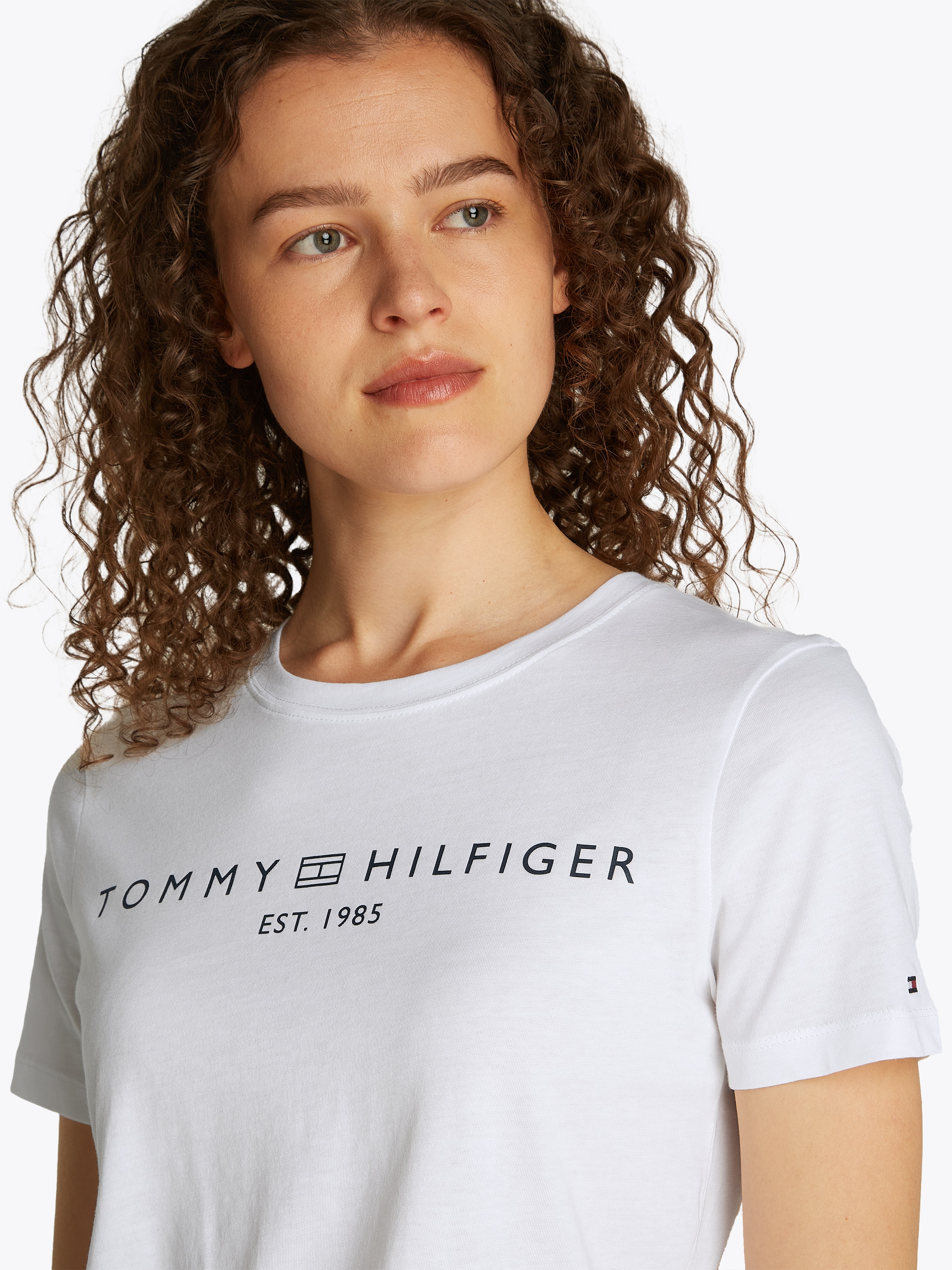 Tommy Hilfiger T-Shirt "REG CORP LOGO C-NK mit Logoschriftzug und Stickerei günstig online kaufen
