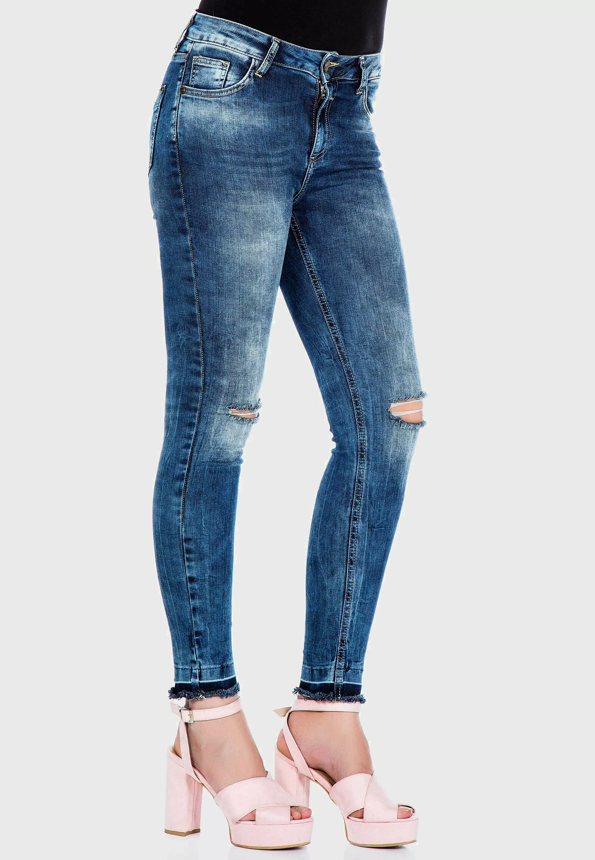 Cipo & Baxx Slim-fit-Jeans, in angesagtem Design in Skinny Fit günstig online kaufen