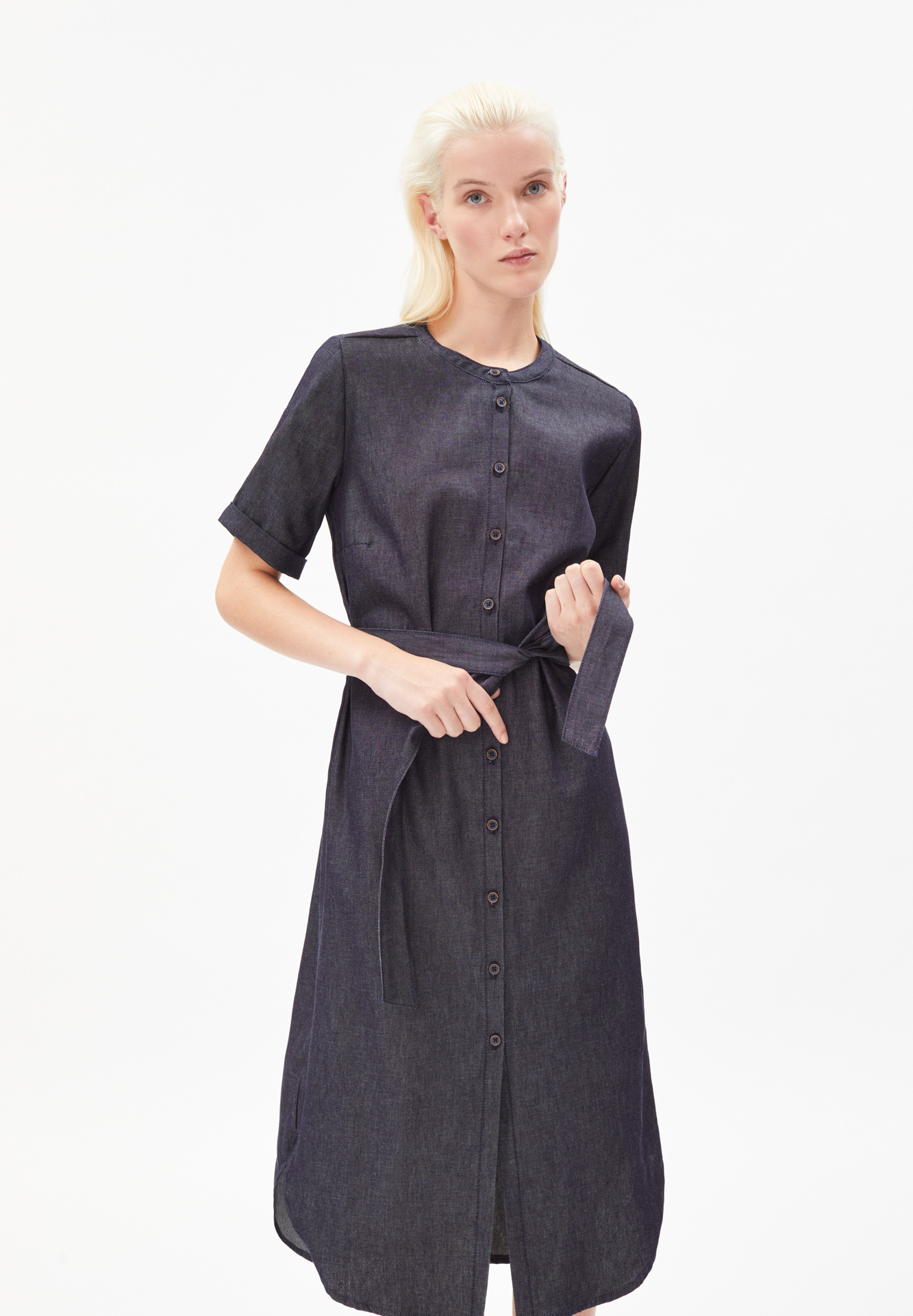 Kleid MAARE DENIM in rå von ARMEDANGELS günstig online kaufen