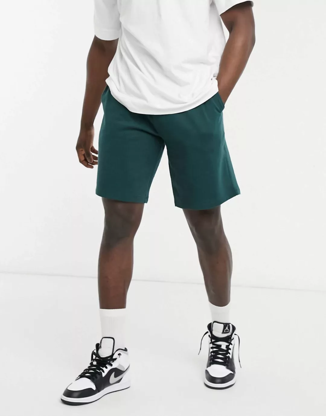 ASOS DESIGN – Oversize-Shorts aus Jersey in Tannengrün günstig online kaufen