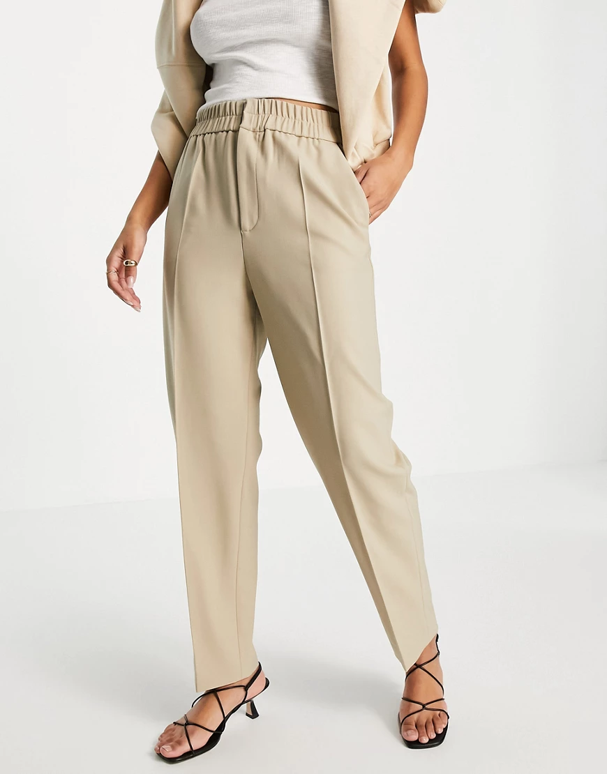 & Other Stories – Hose mit Falten vorne in Beige-Neutral günstig online kaufen