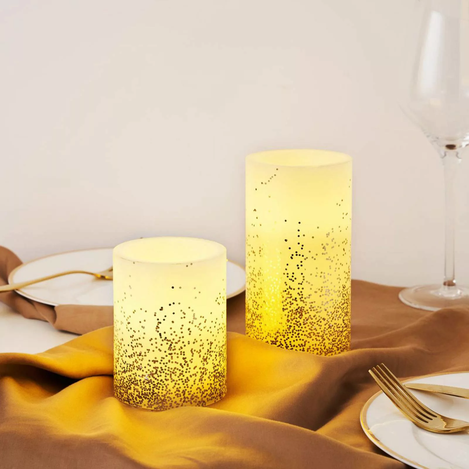 LED Wachskerze Golden Glitter in Elfenbein und Gold 2x 0,2W 4lm günstig online kaufen