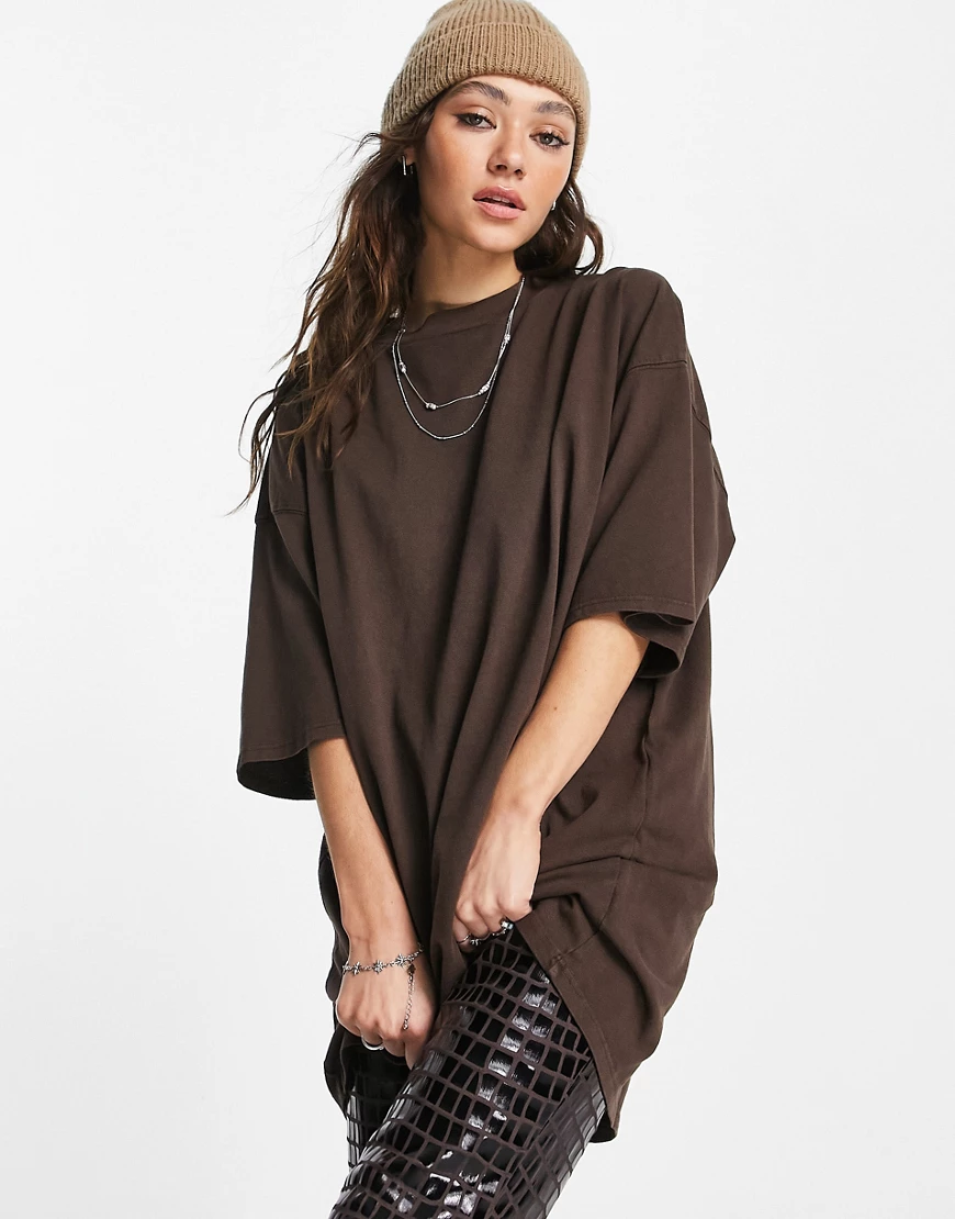 Topshop – Boyfriend-T-Shirt mit Oversize-Schnitt in schokoladenbrauner Wasc günstig online kaufen