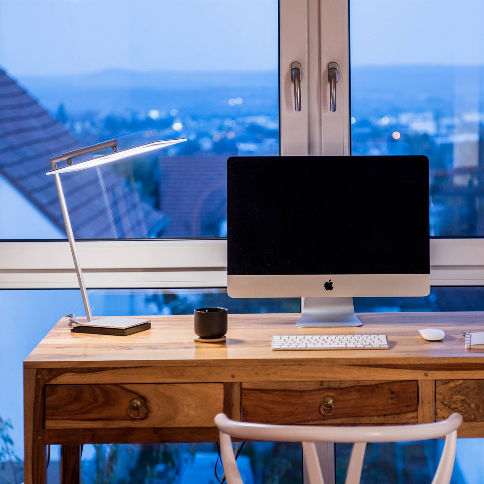 OMLED One d2 - Schreibtischleuchte mit OLEDs schw. günstig online kaufen