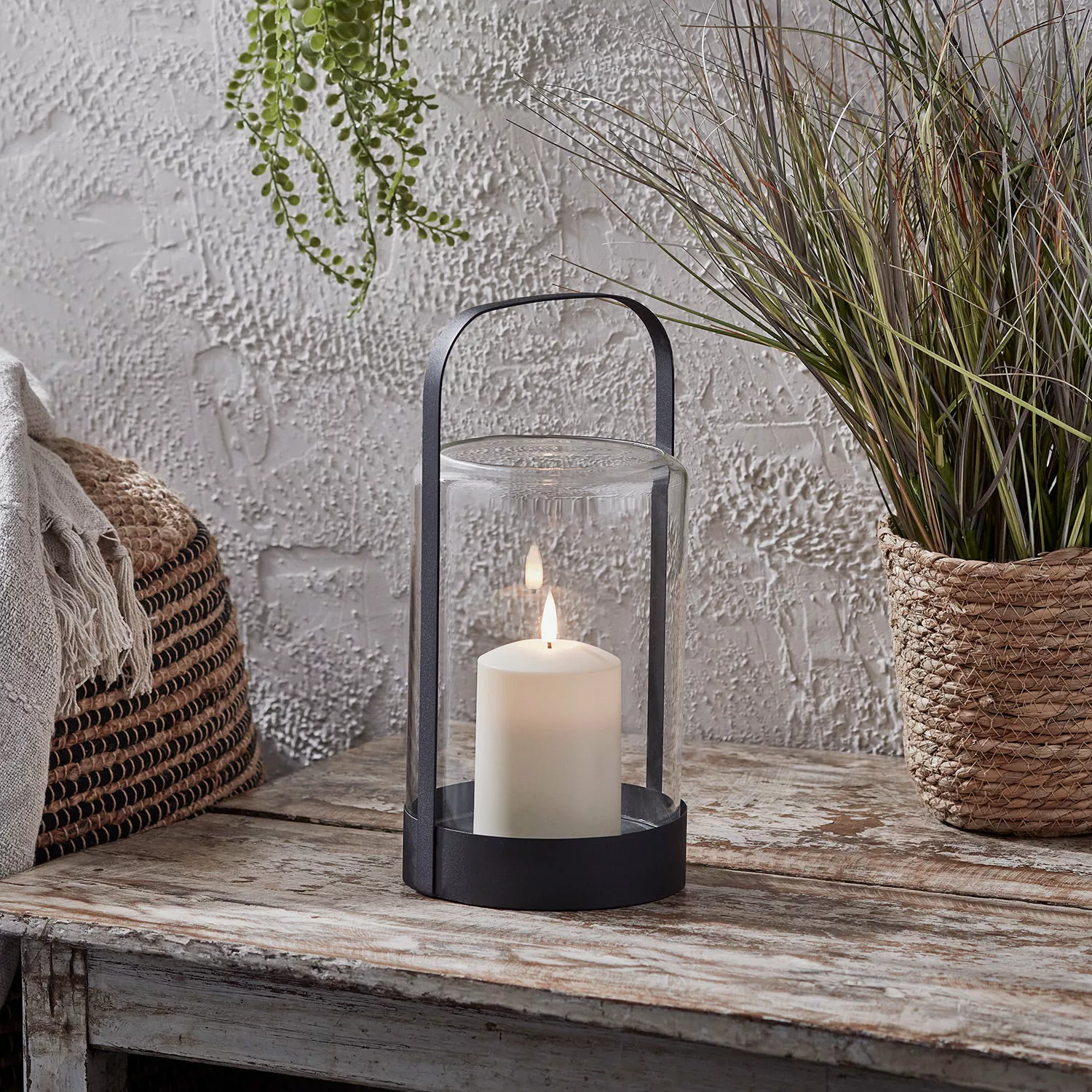Windlicht Glas schwarz mit TruGlow® Outdoor Kerze günstig online kaufen