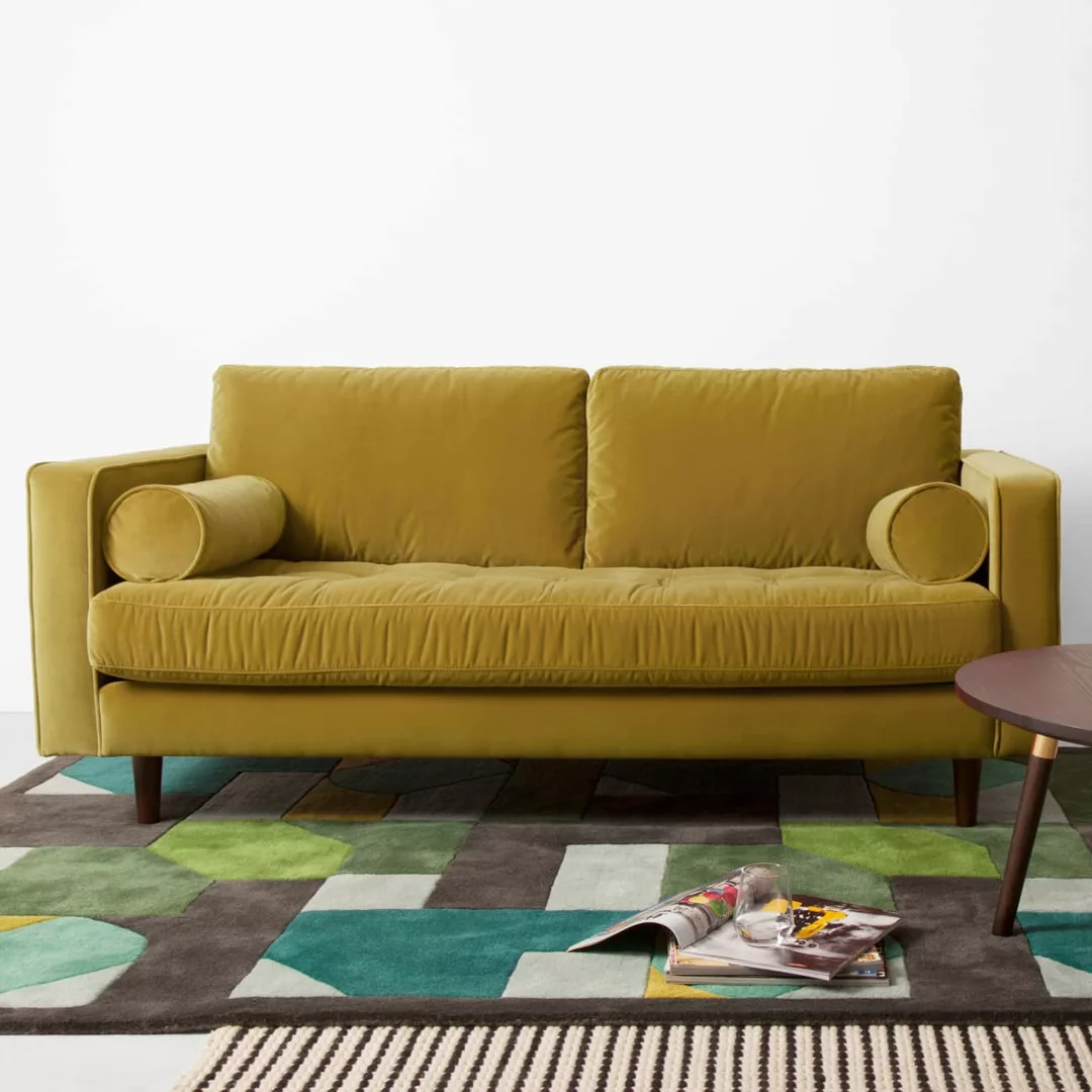 Scott grosses 2-Sitzer Sofa, Samt in Gold - MADE.com günstig online kaufen