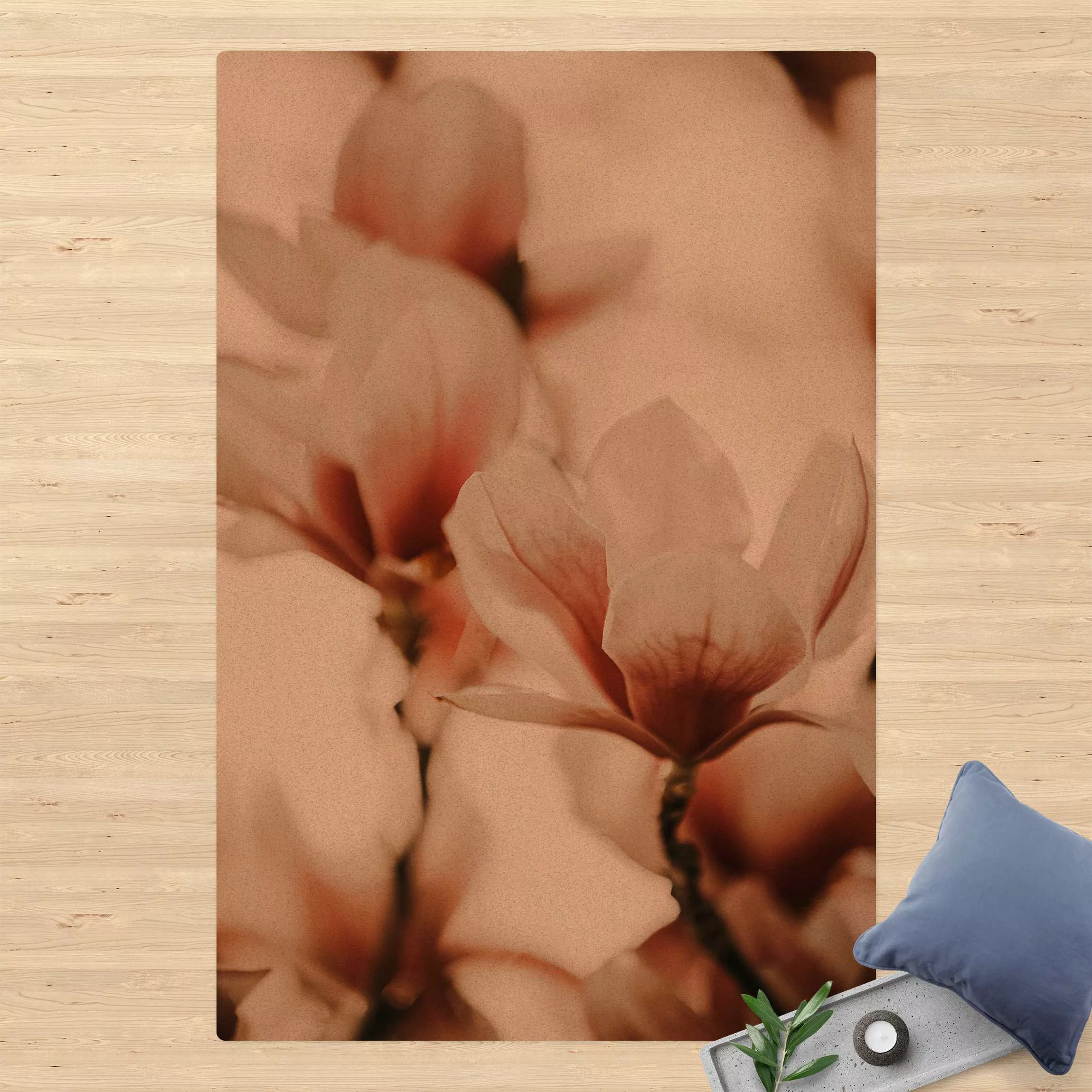 Kork-Teppich Zarte Magnolienblüten im Lichtspiel günstig online kaufen