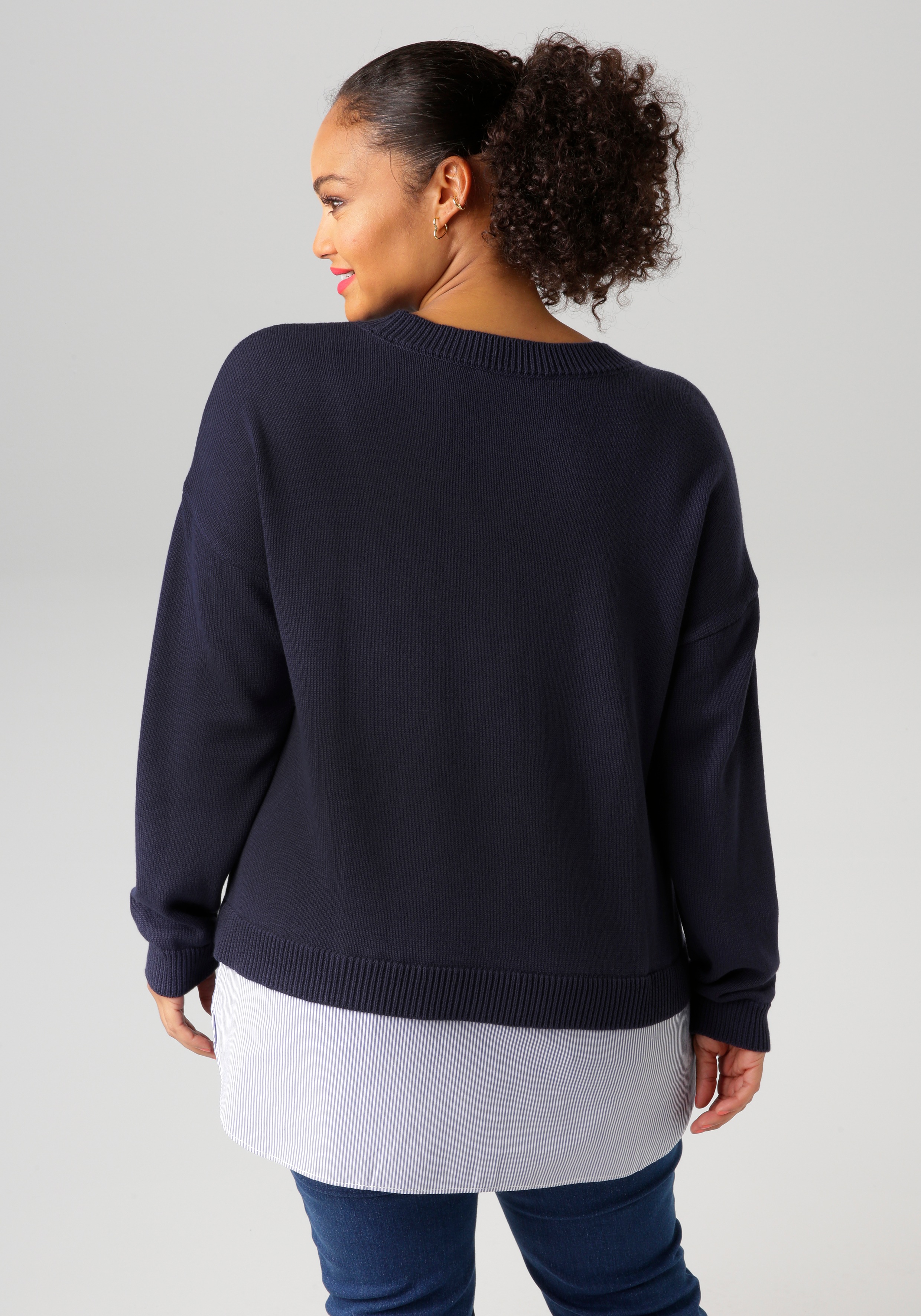 Aniston PLUS Strickpullover, mit gestreiftem Bluseneinsatz am Saum günstig online kaufen
