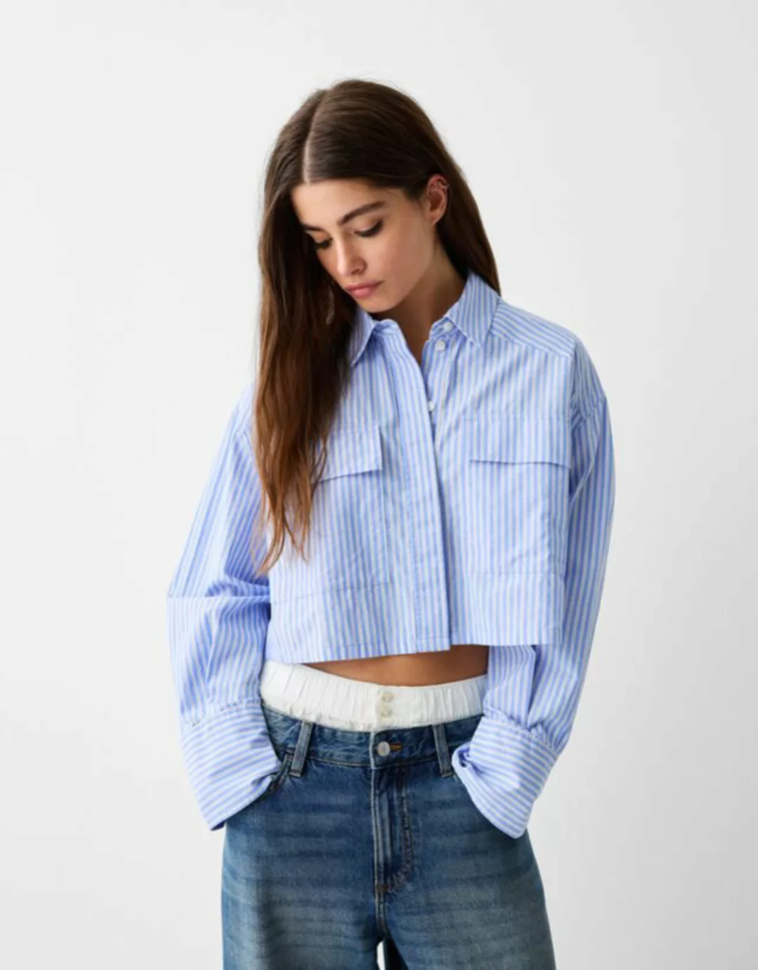 Bershka Cropped-Langarmhemd Aus Popelin Mit Tasche Damen S Blau günstig online kaufen