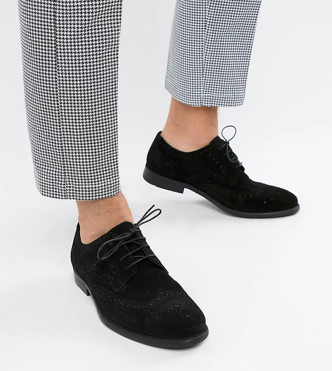 ASOS DESIGN – Derby-Schuhe aus schwarzem Wildleder, weite Passform günstig online kaufen
