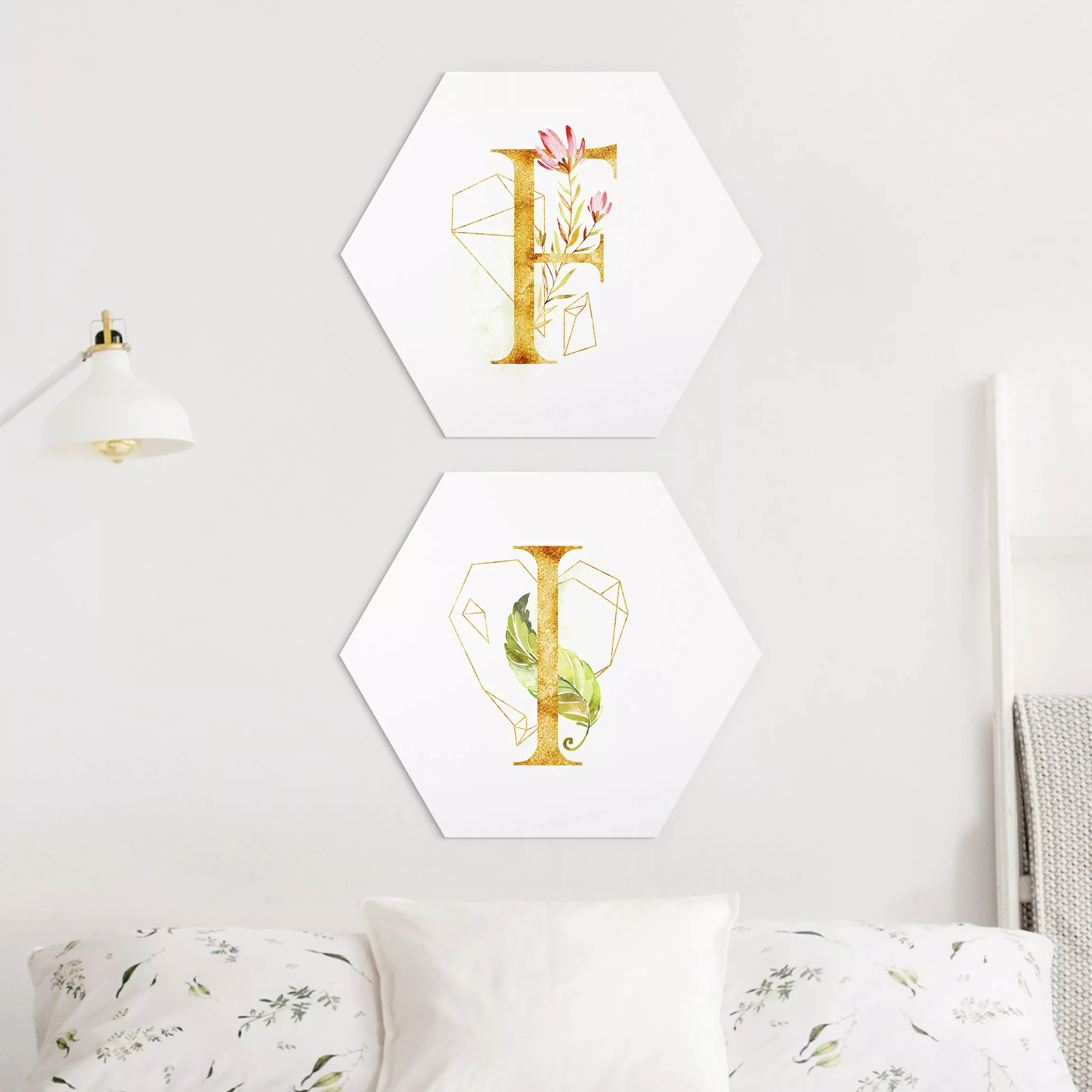 Hexagon-Alu-Dibond Bild Blumen Wunschbuchstabe Gold günstig online kaufen