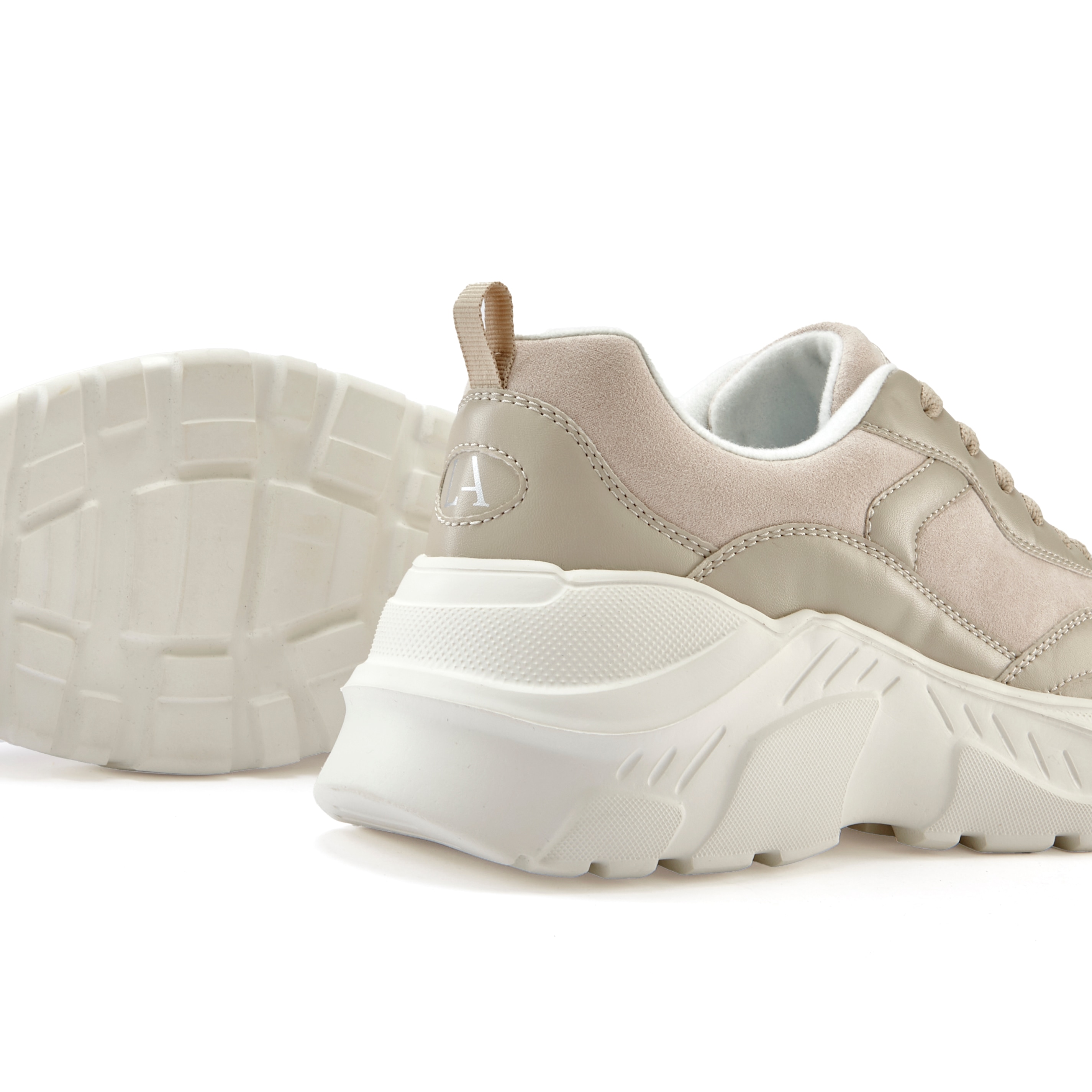 LASCANA Sneaker, Halbschuh, Sportschuh, leichte Chunky Sohle, weiche Innens günstig online kaufen