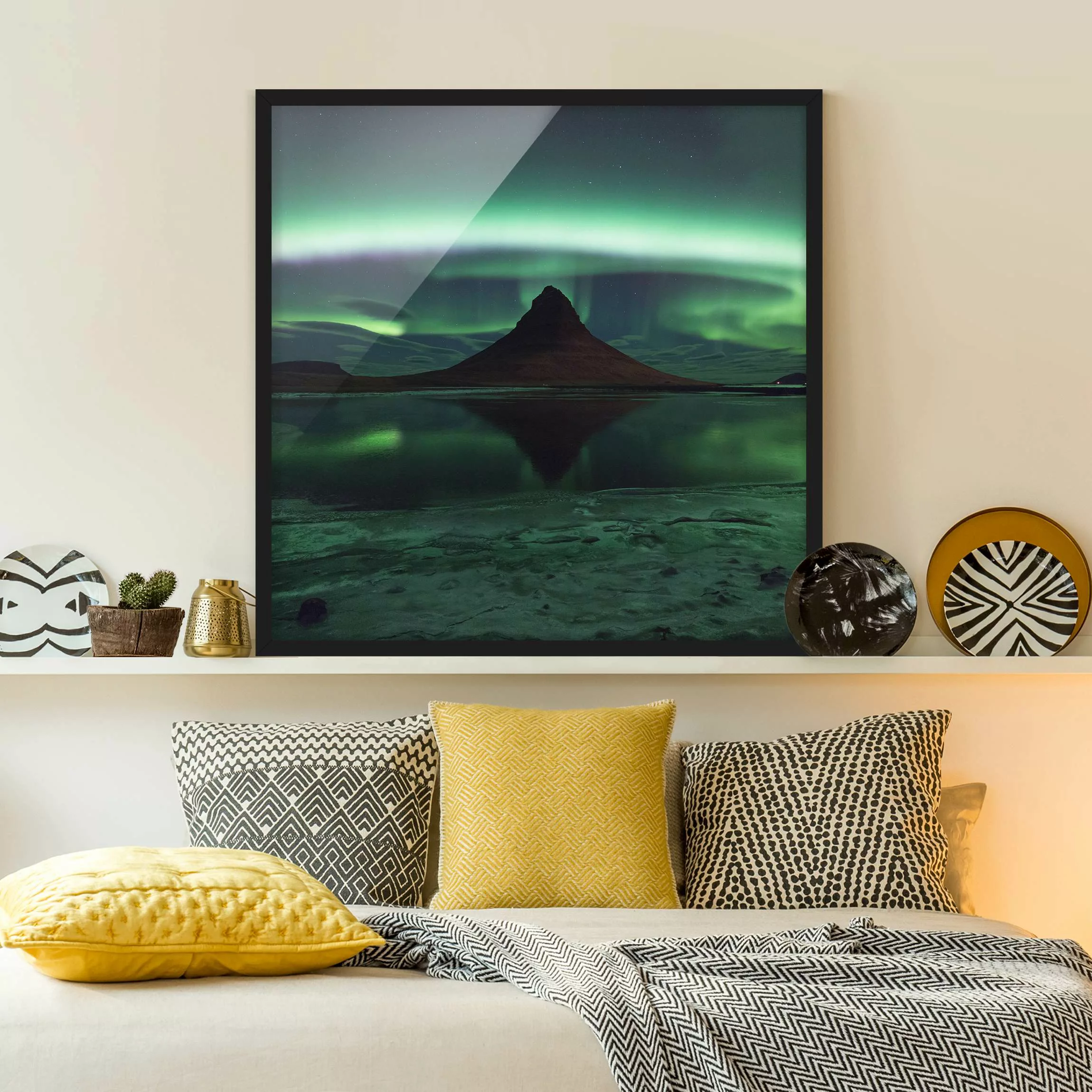 Bild mit Rahmen Natur & Landschaft - Quadrat Polarlicht in Island günstig online kaufen