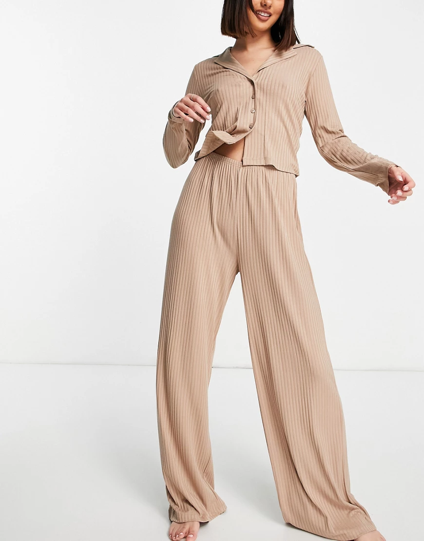 ASOS DESIGN – Traditioneller, anschmiegsamer Pyjama aus Hemd und Hose in Pi günstig online kaufen