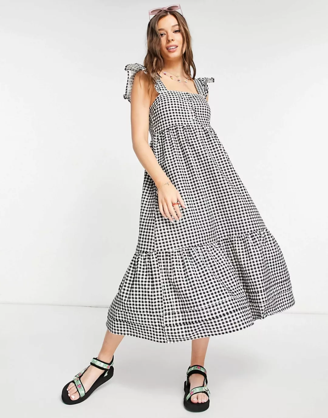 ASOS DESIGN – Gesmoktes Mini-Sommerkleid mit Rüschen, eckigem Ausschnitt un günstig online kaufen