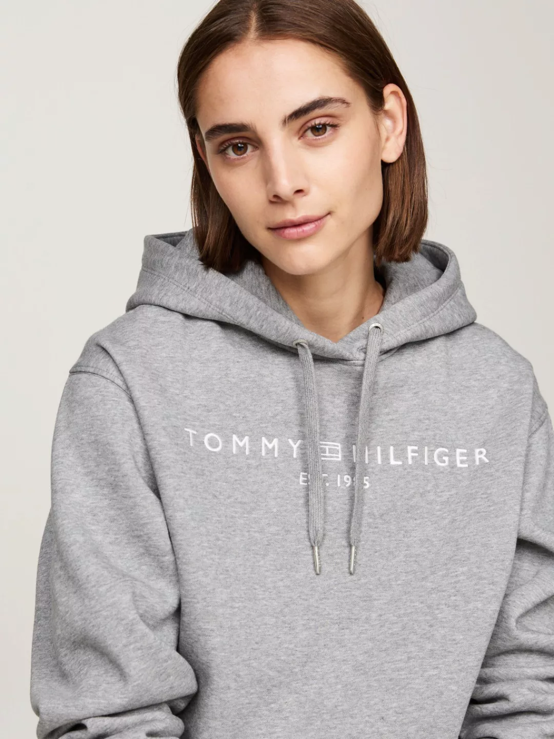 Tommy Hilfiger Kapuzensweatshirt MDRN REG CORP LOGO HOODIE mit gesticktem L günstig online kaufen