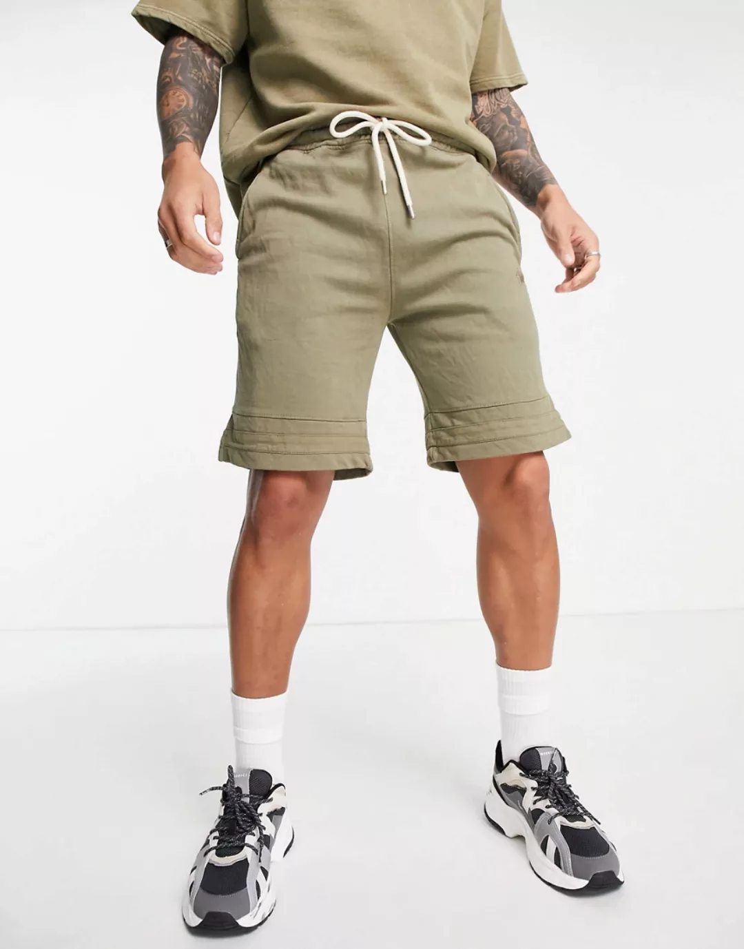 Pull&Bear – Jersey-Shorts mit Waschung in Khaki, Kombiteil-Grün günstig online kaufen