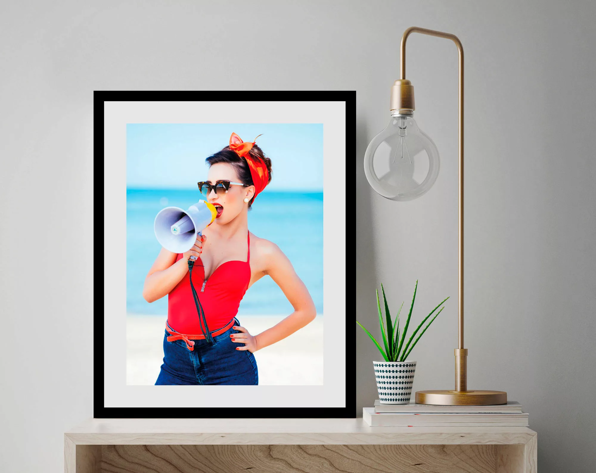 queence Bild »Lifeguard«, Frau-Bilder von Frauen-Art-Kunst-Fashion-Mode-Mag günstig online kaufen