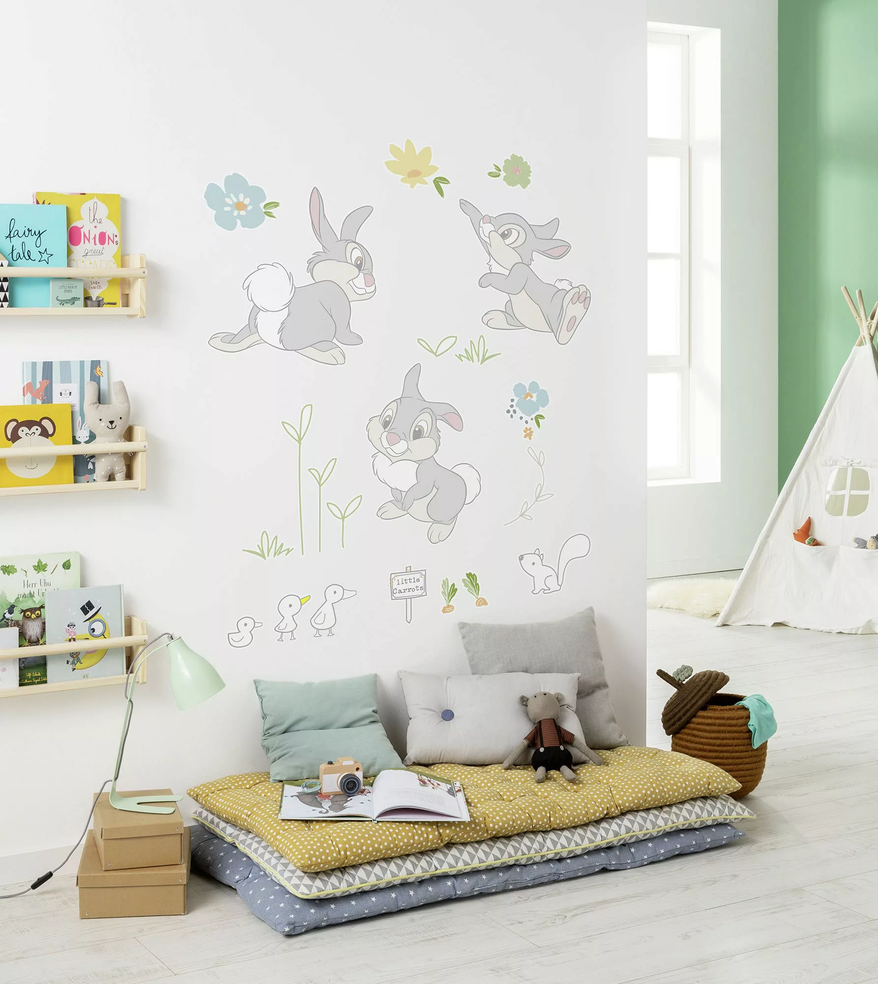 Komar Wandtattoo Thumper in the Garden Disney Thumper in the Garden B/L: ca günstig online kaufen