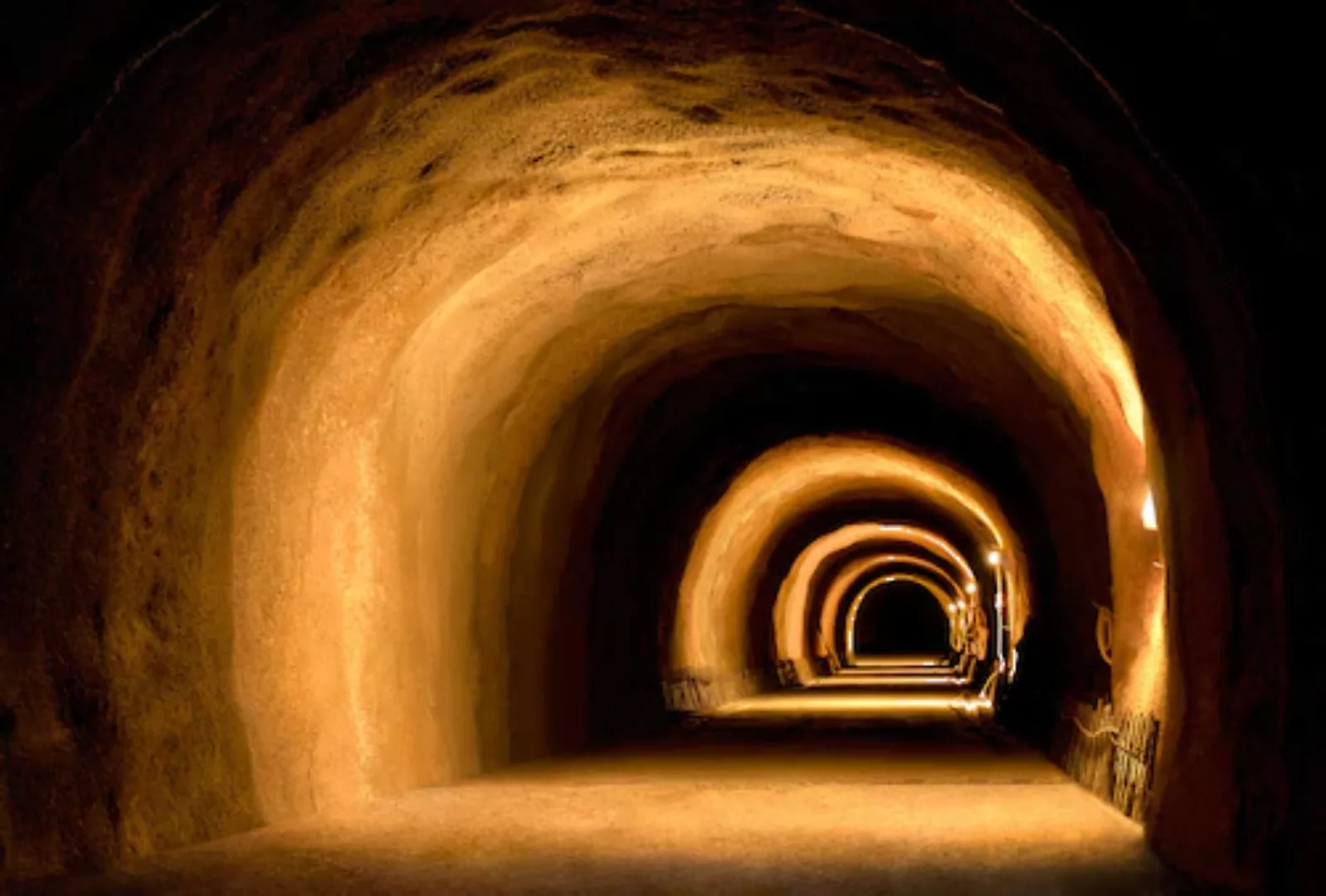 Papermoon Fototapete »Visuell dynamischer Tunnel« günstig online kaufen