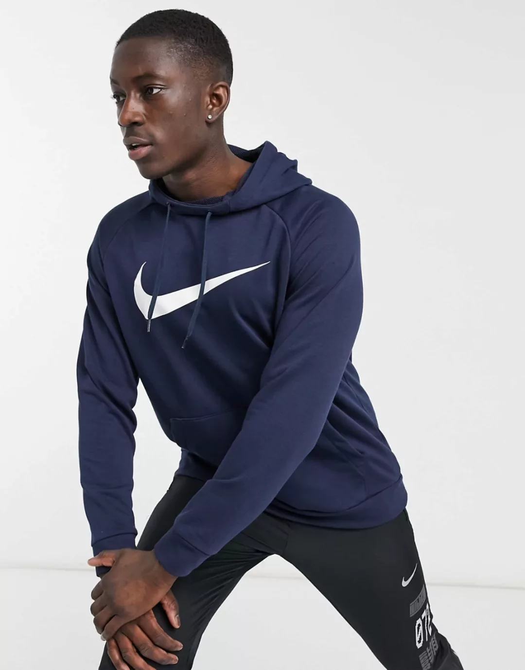 Nike Training – Kapuzenpullover mit Swoosh-Logo in Marineblau günstig online kaufen