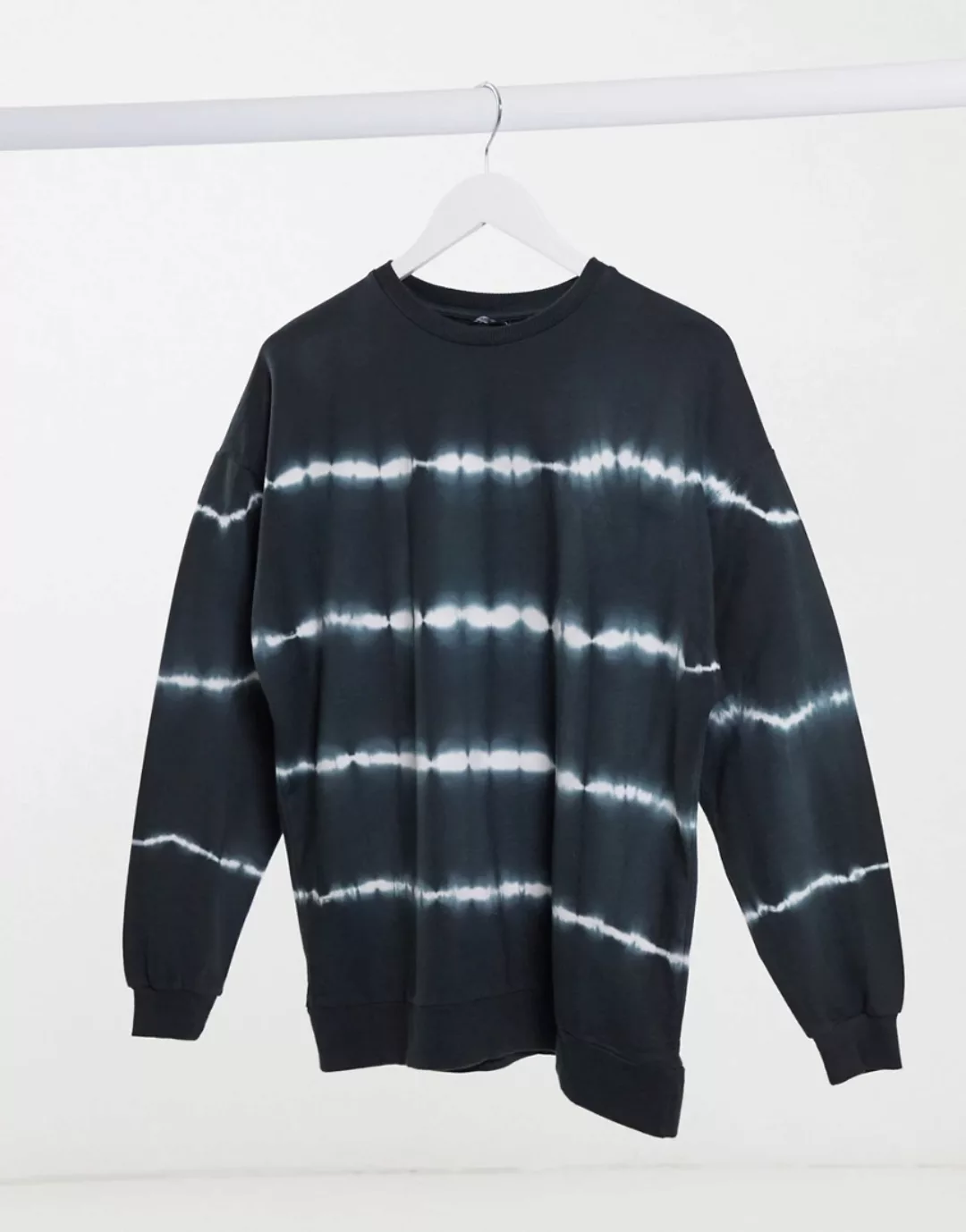 ASOS DESIGN – Oversize-Sweatshirt mit Batikstreifen in Anthrazit-Grau günstig online kaufen