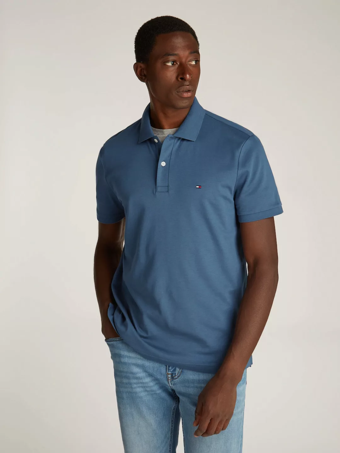 Tommy Hilfiger Poloshirt "LIQUID COTTON REG SEASONAL POLO", mit Logosticker günstig online kaufen