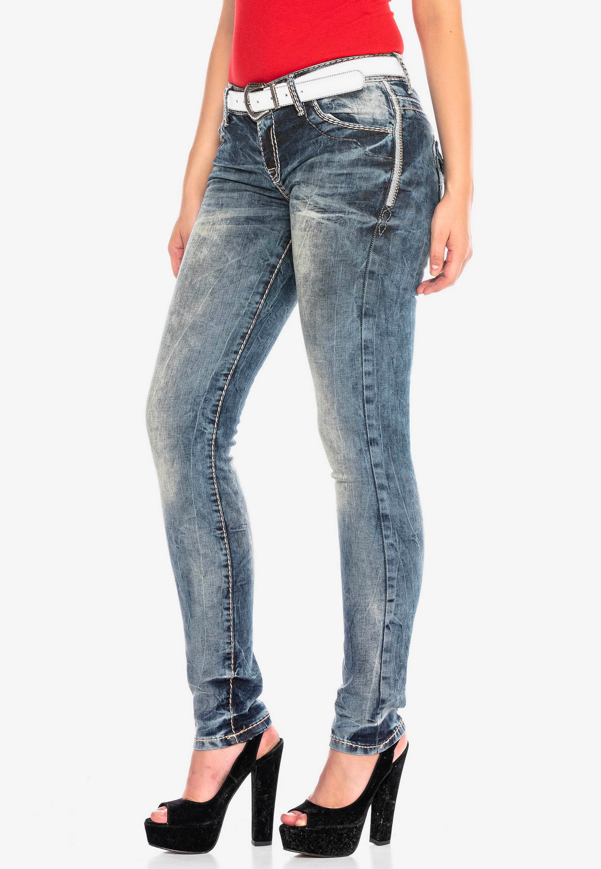 Cipo & Baxx Bequeme Jeans, mit bestickten Knopfverschluss-Taschen in Skinny günstig online kaufen