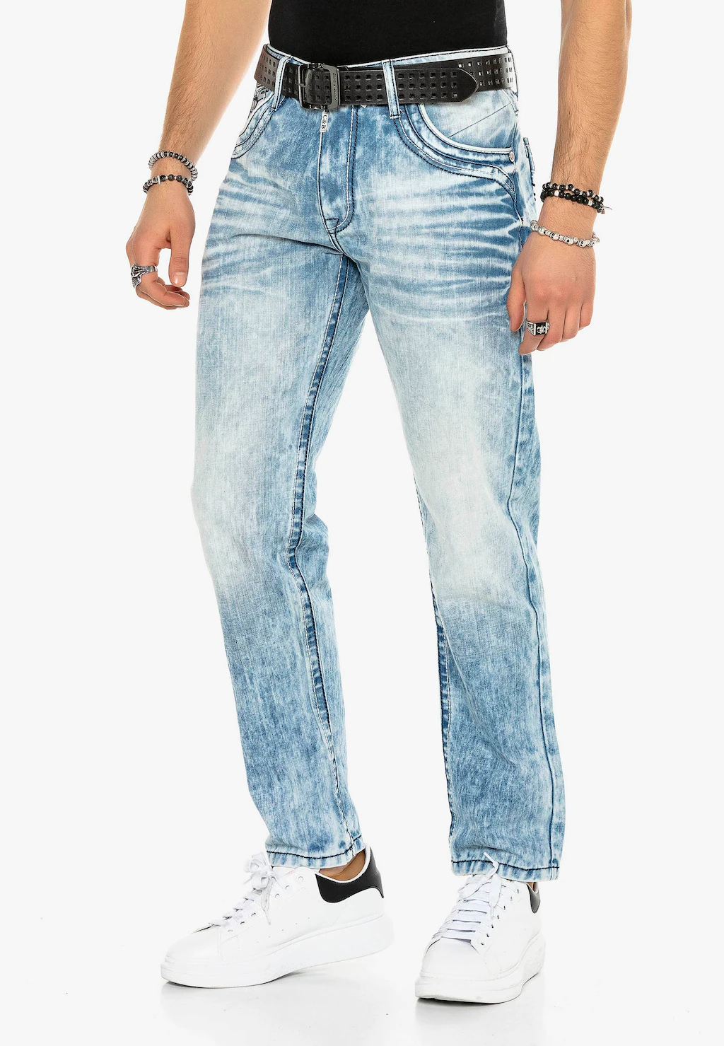 Cipo & Baxx Bequeme Jeans, mit verzierten Gesäßtaschen günstig online kaufen