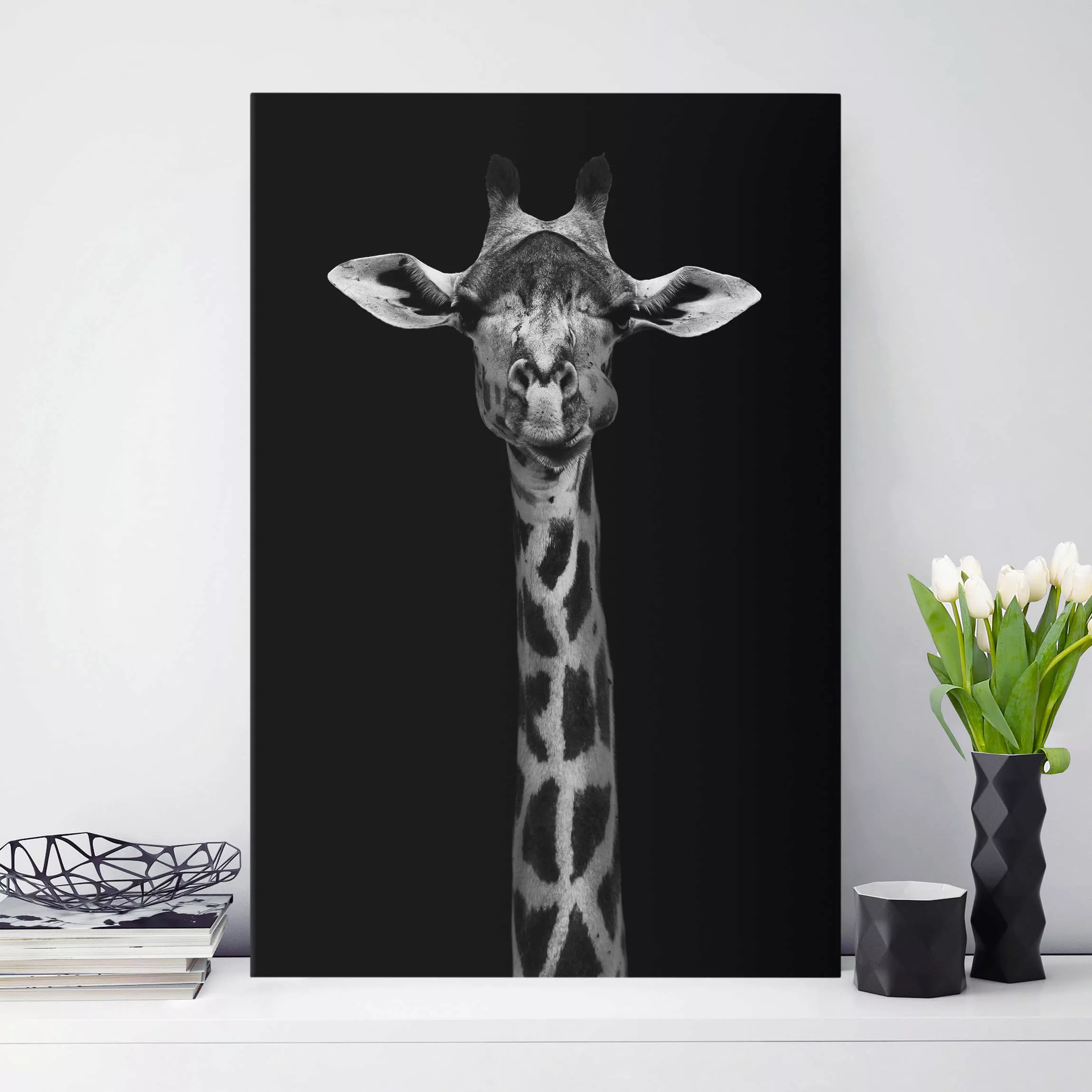 Leinwandbild - Querformat Dunkles Giraffen Portrait günstig online kaufen