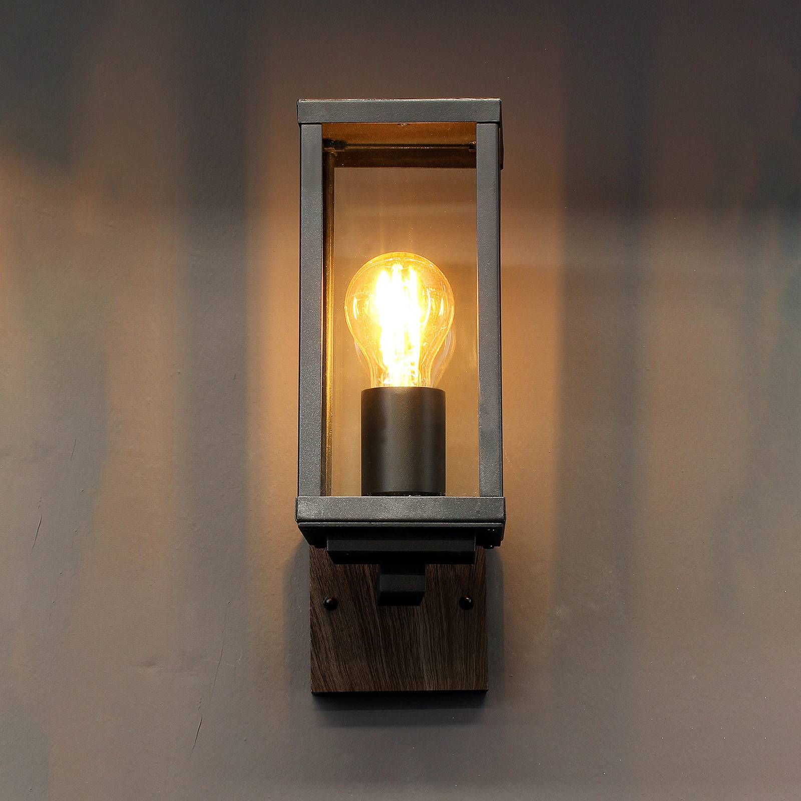 Außenwandlampe Karo, stehend, Holzdekor günstig online kaufen