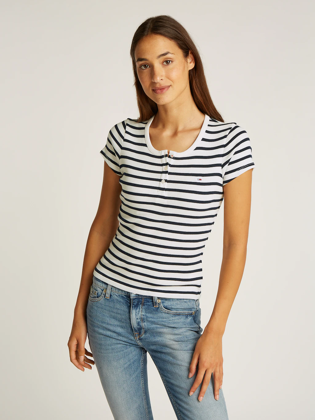 Tommy Jeans T-Shirt "TJW SLIM BUTTON RIB C-NECK SS", mit Knöpfen günstig online kaufen