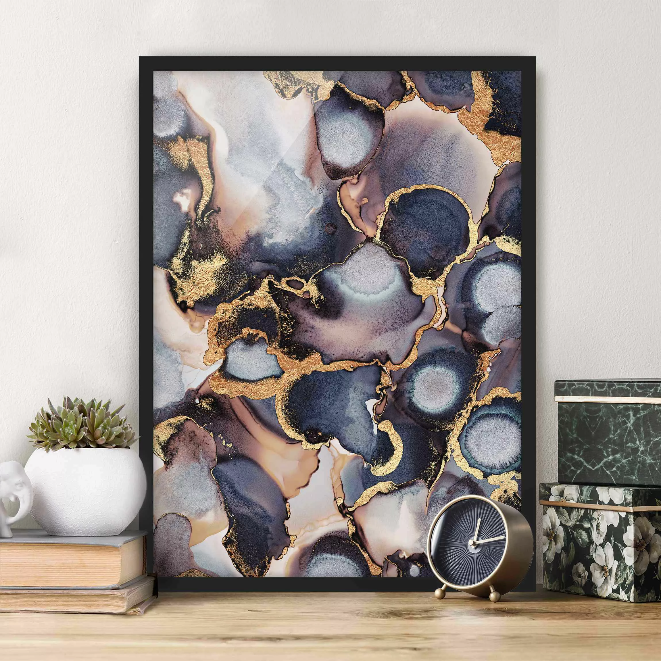 Bild mit Rahmen Abstrakt - Hochformat Marmor Aquarell mit Gold günstig online kaufen