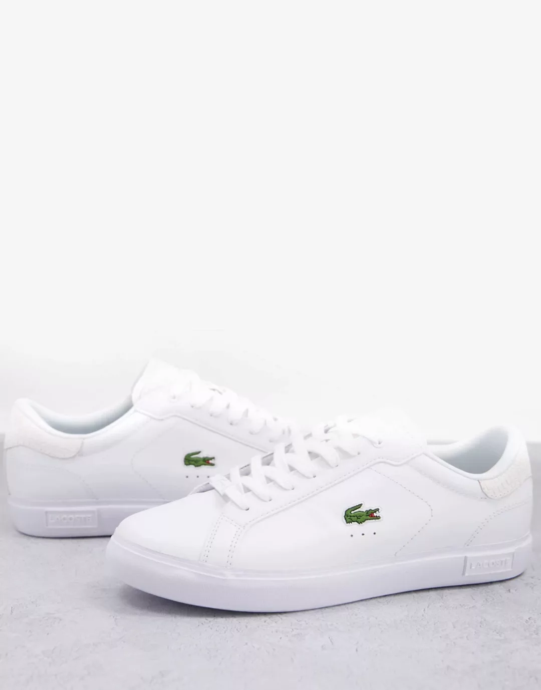 Lacoste – Powercourt – Sneaker in Weiß mit Krokodil-Logo günstig online kaufen