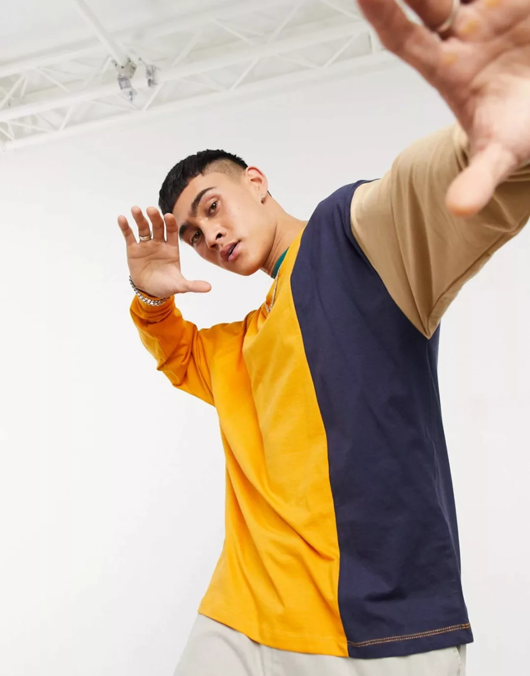 ASOS DESIGN – Langärmliges Oversize-Shirt aus Bio-Baumwolle mit Farbblockde günstig online kaufen