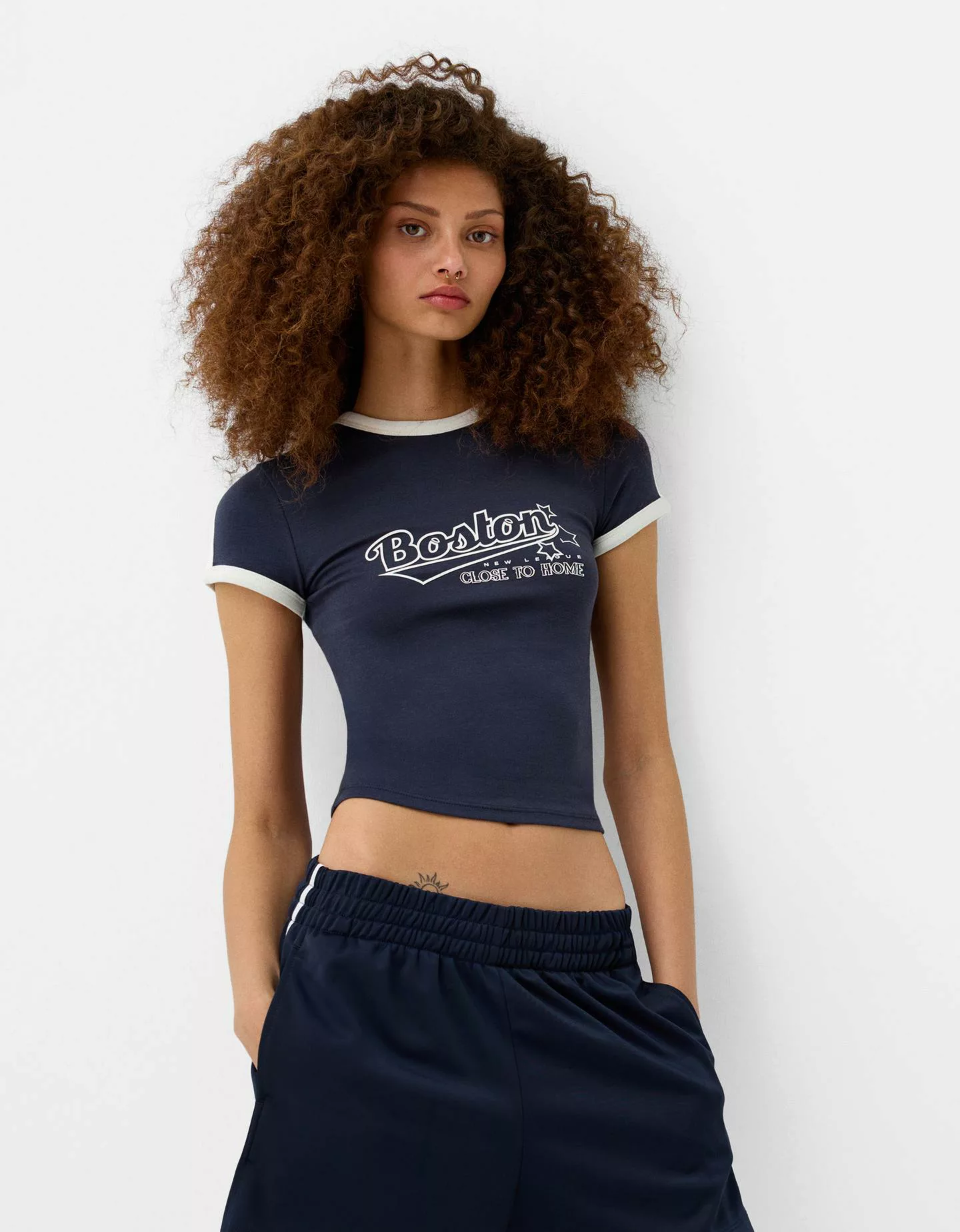 Bershka Retro-Shorts Mit Seitlichem Streifen Damen M Marinenblau günstig online kaufen