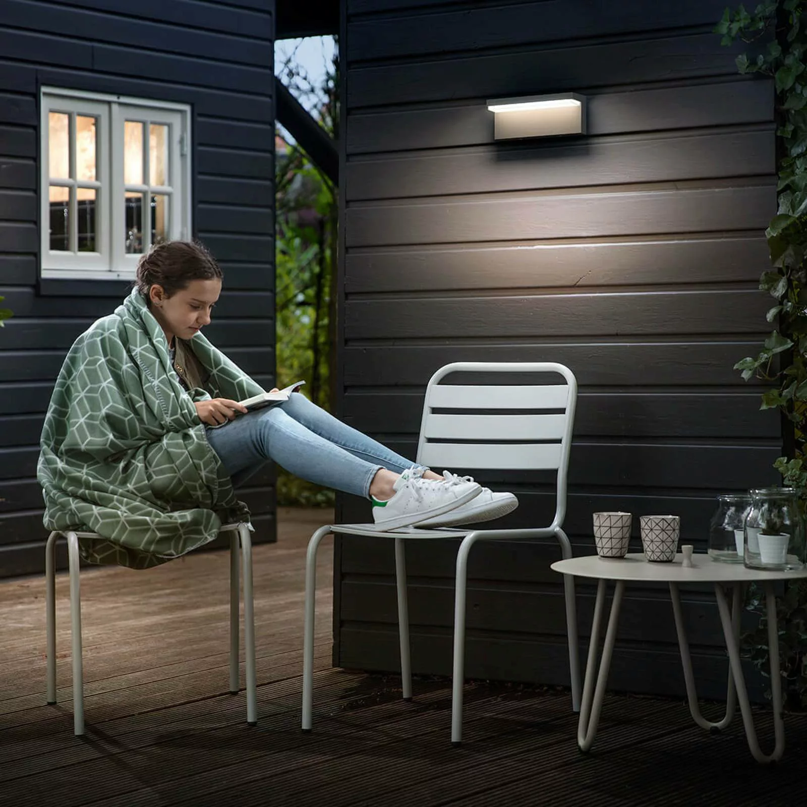 Philips Bustan kantige LED-Außenwandleuchte günstig online kaufen