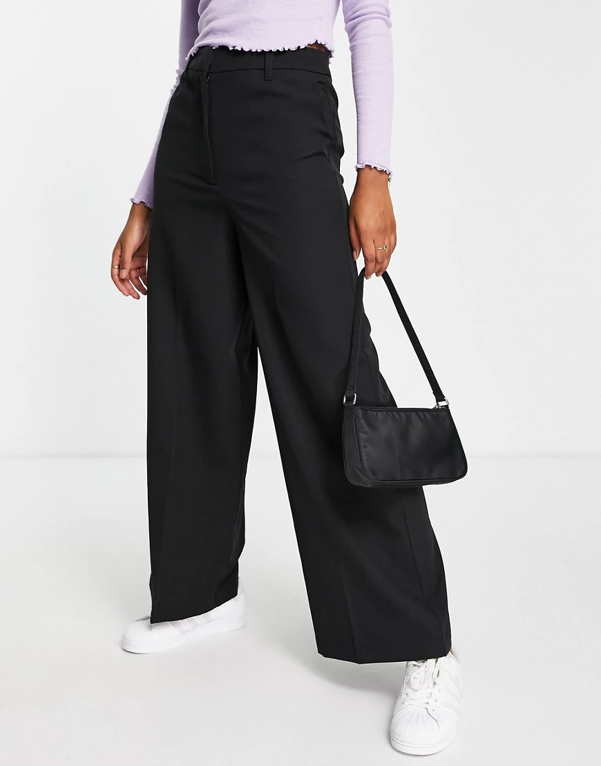 New Look – Elegante Hose mit weitem Bein in Schwarz günstig online kaufen