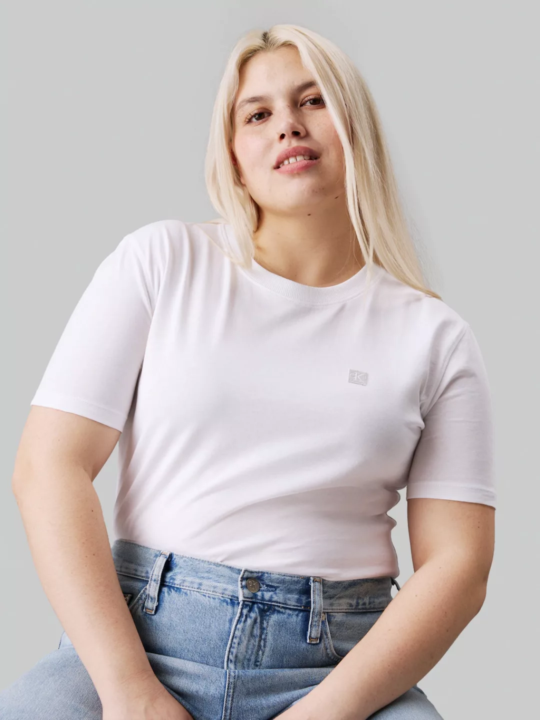 Calvin Klein Jeans Plus T-Shirt PLUS CK EMBRO BADGE REGULAR TEE in Großen G günstig online kaufen