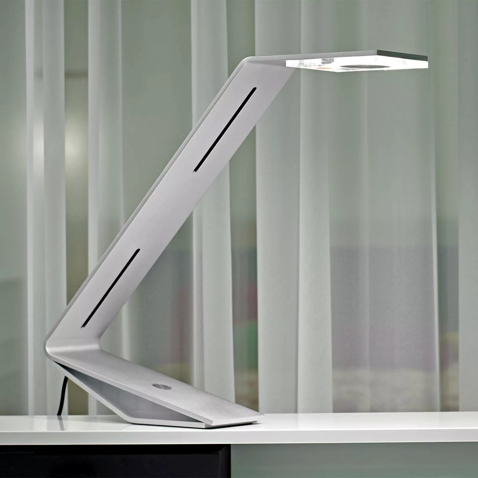 TECNOLUMEN Flad - LED-Tischleuchte, silbergrau günstig online kaufen