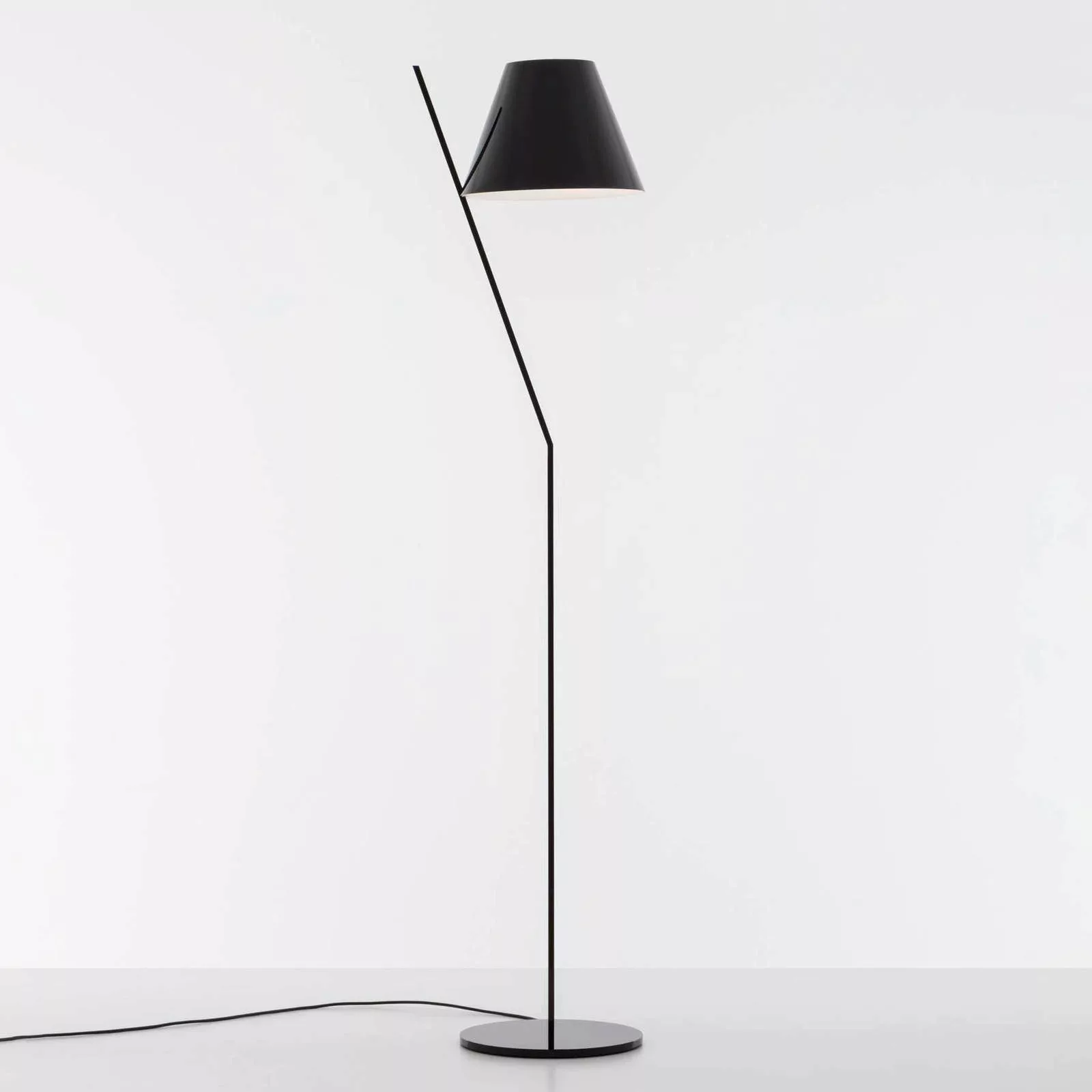 Artemide La Petite Designer-Stehleuchte, schwarz günstig online kaufen