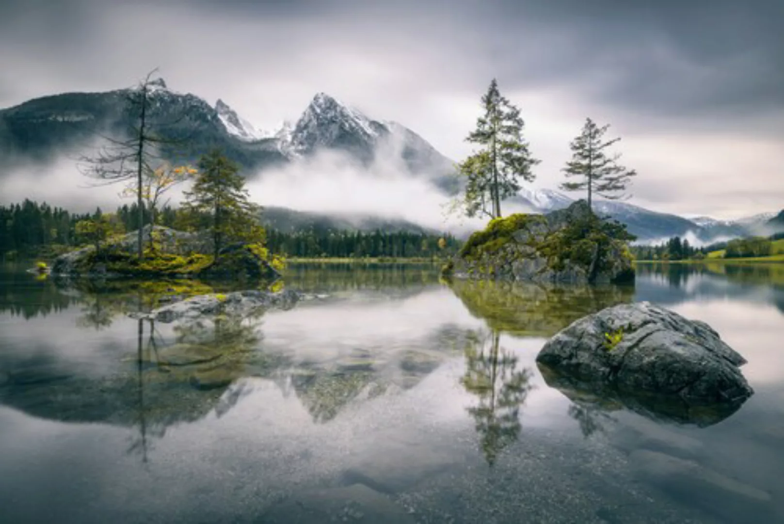 Papermoon Fototapete »Photo-Art DIRK WIEMER, REGNERISCHER MORGEN IN HINTERS günstig online kaufen