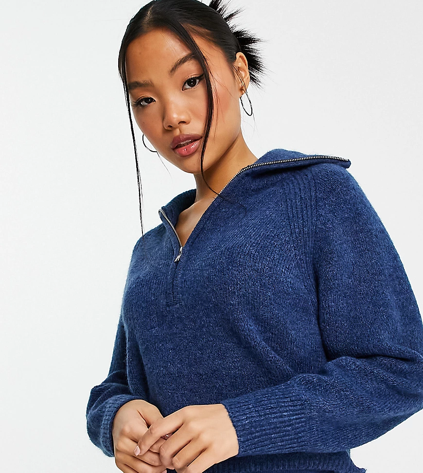 ASOS DESIGN Petite – Flauschiger Pullover mit Reißverschluss am Kragen, Kom günstig online kaufen