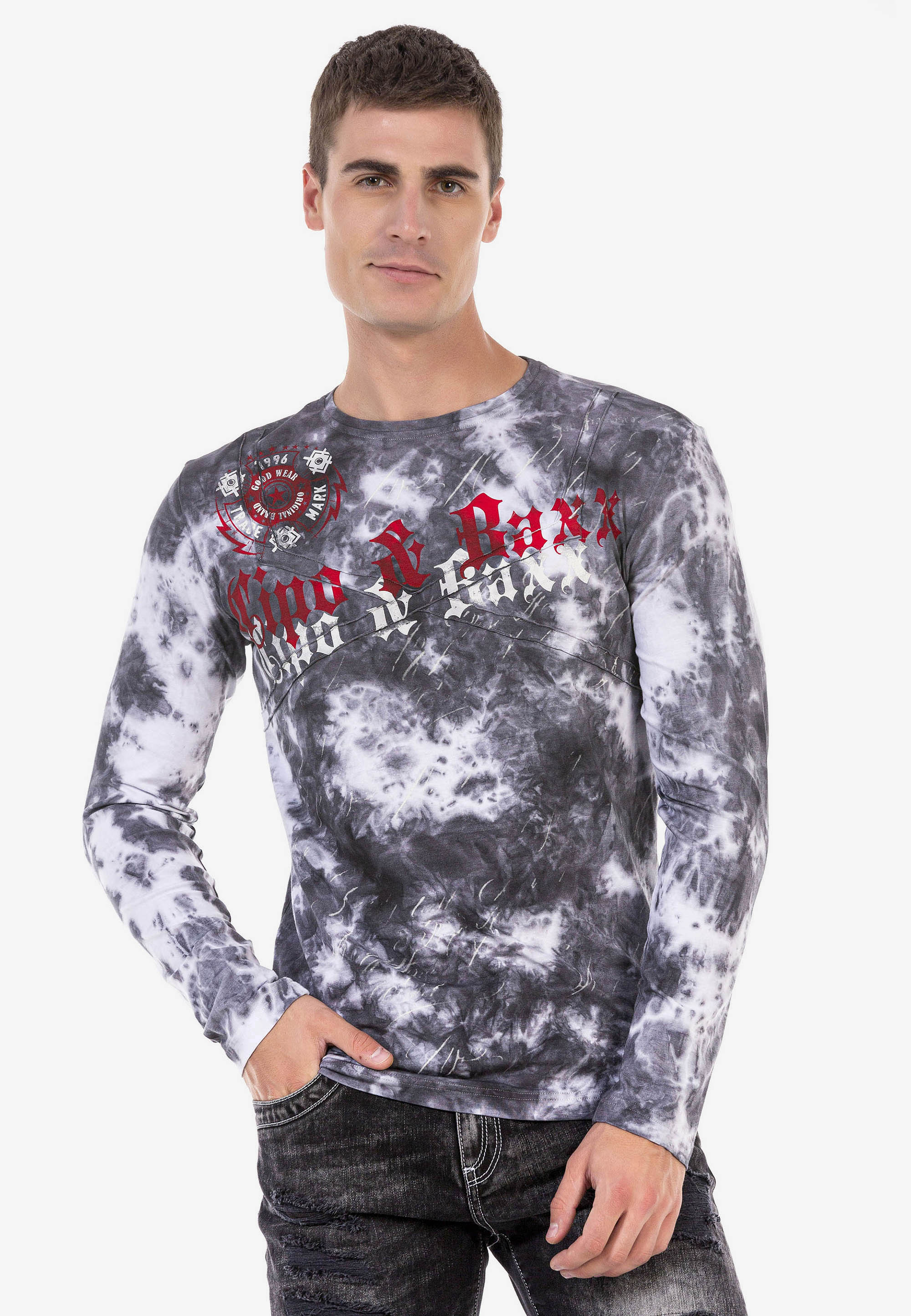 Cipo & Baxx Langarmshirt, mit großem Marken-Frontprint günstig online kaufen