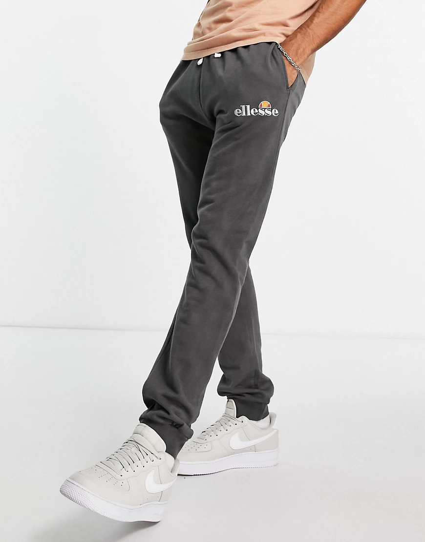 ellesse – Natürlich gefärbte Jogginghose in Grau günstig online kaufen
